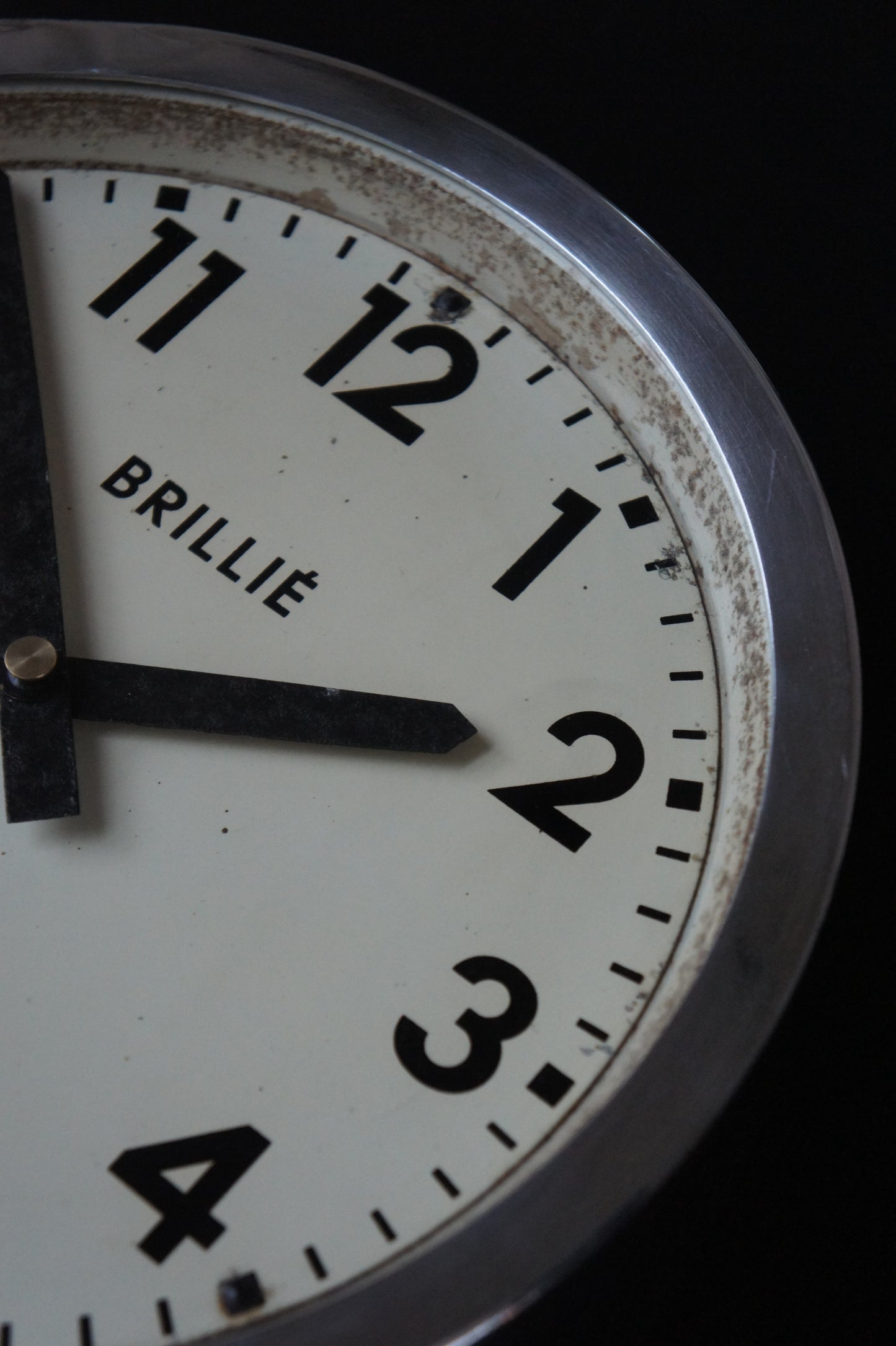 BRILLIÉ Wall Clock / Polish aluminium