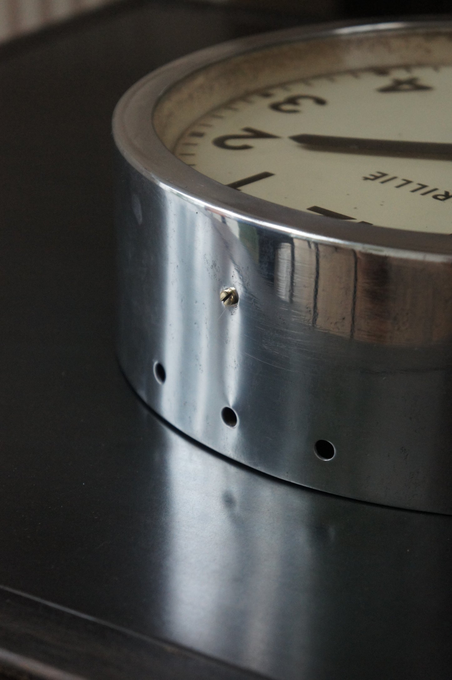 BRILLIÉ Wall Clock / Polish aluminium
