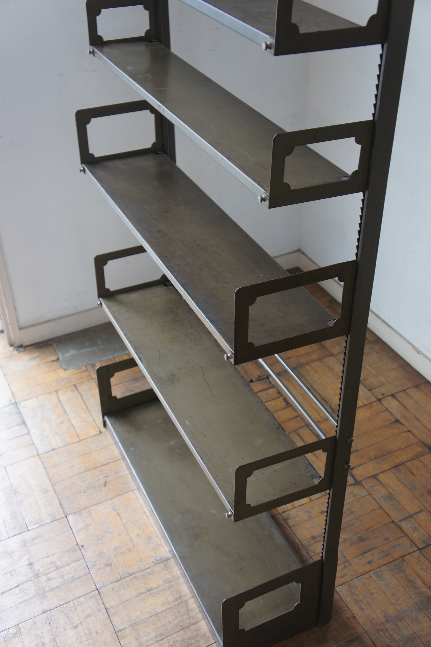 STRAFOR Bibliothèque Shelves