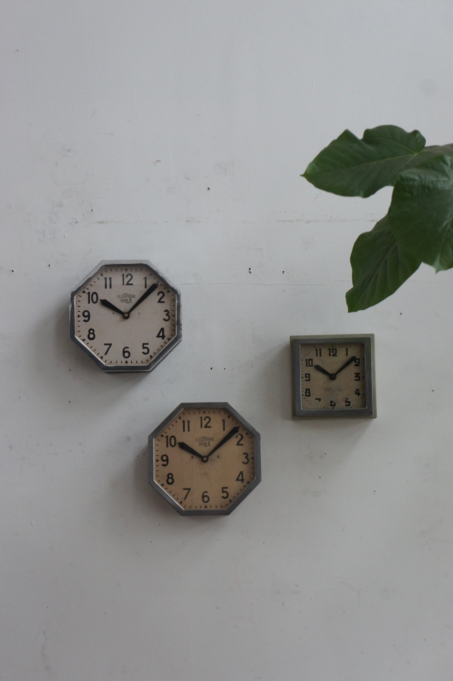 BRILLIÉ Wall Clock / octogone brut