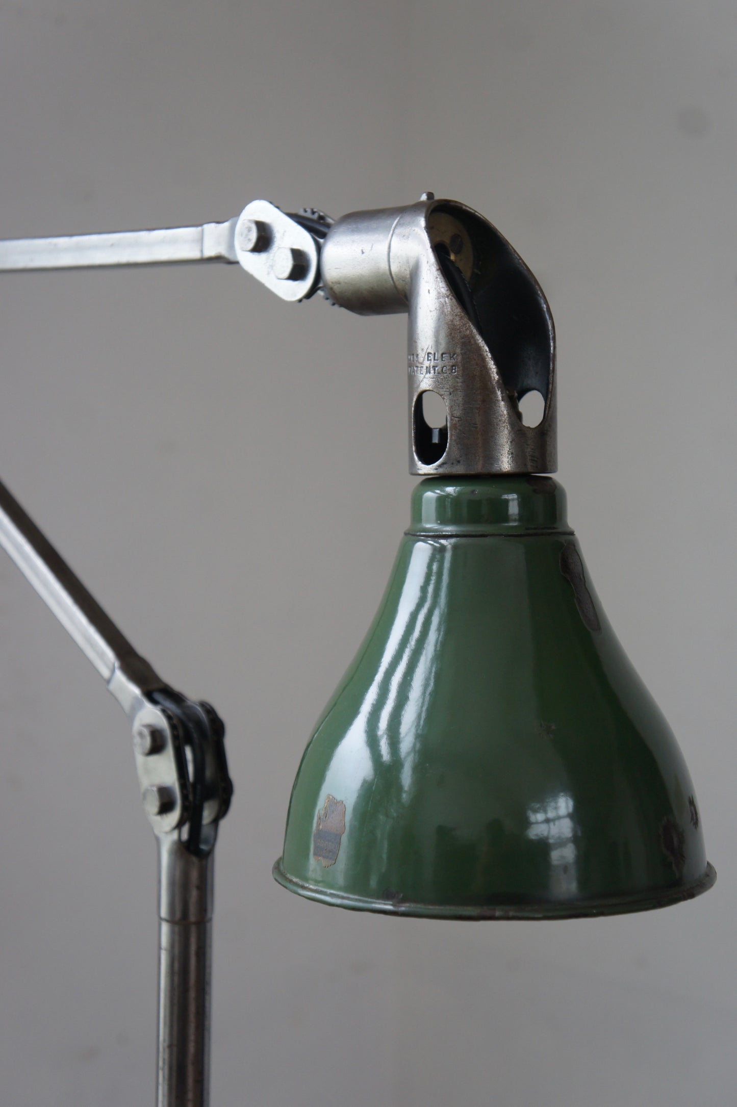 MEK-ELEK Stand light