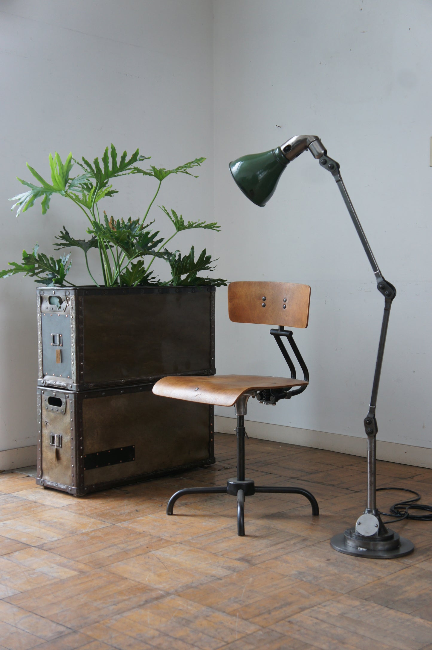 MEK-ELEK Stand light