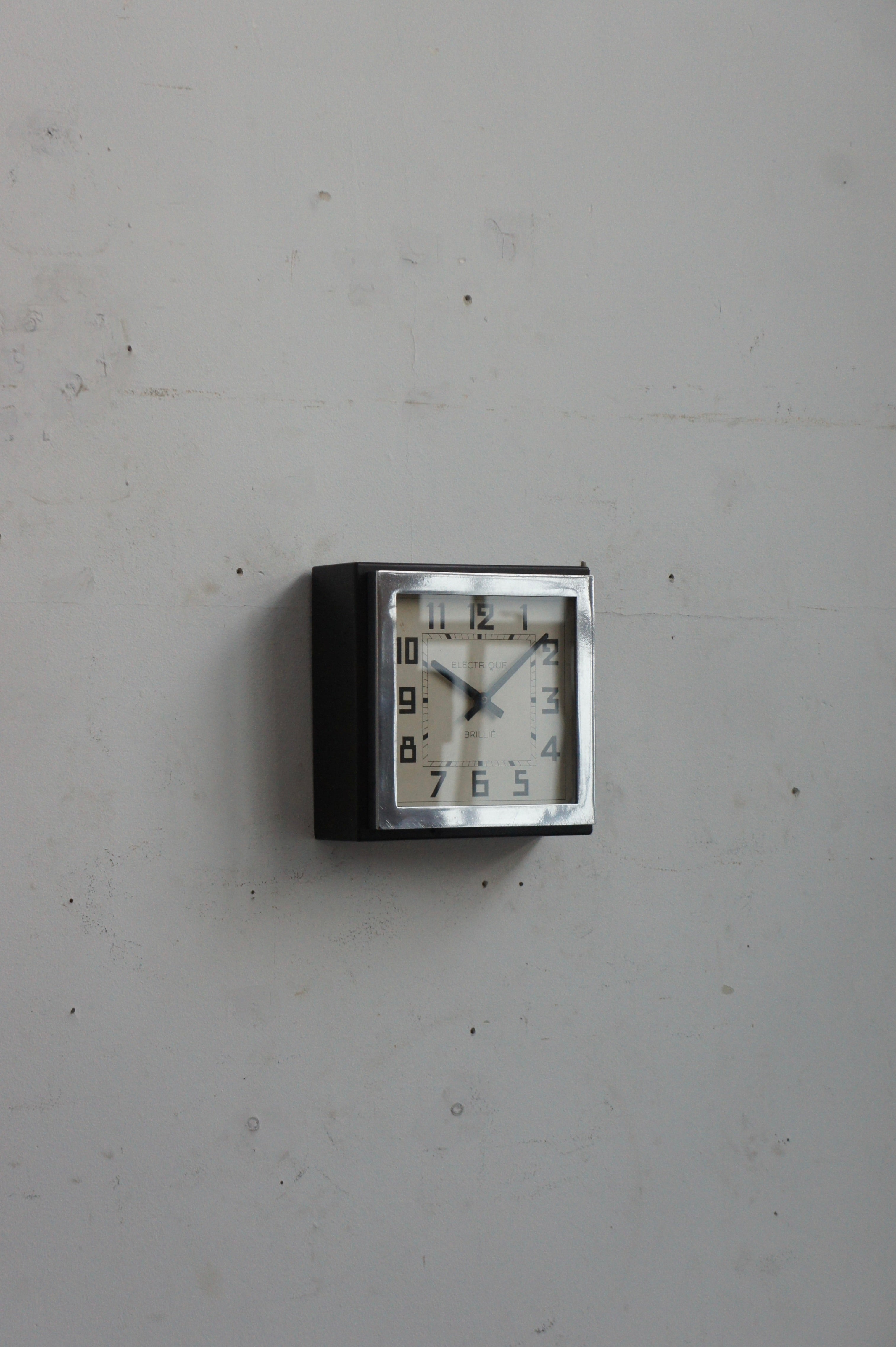 BRILLIÉ Wall Clock / carré noir – fertravail