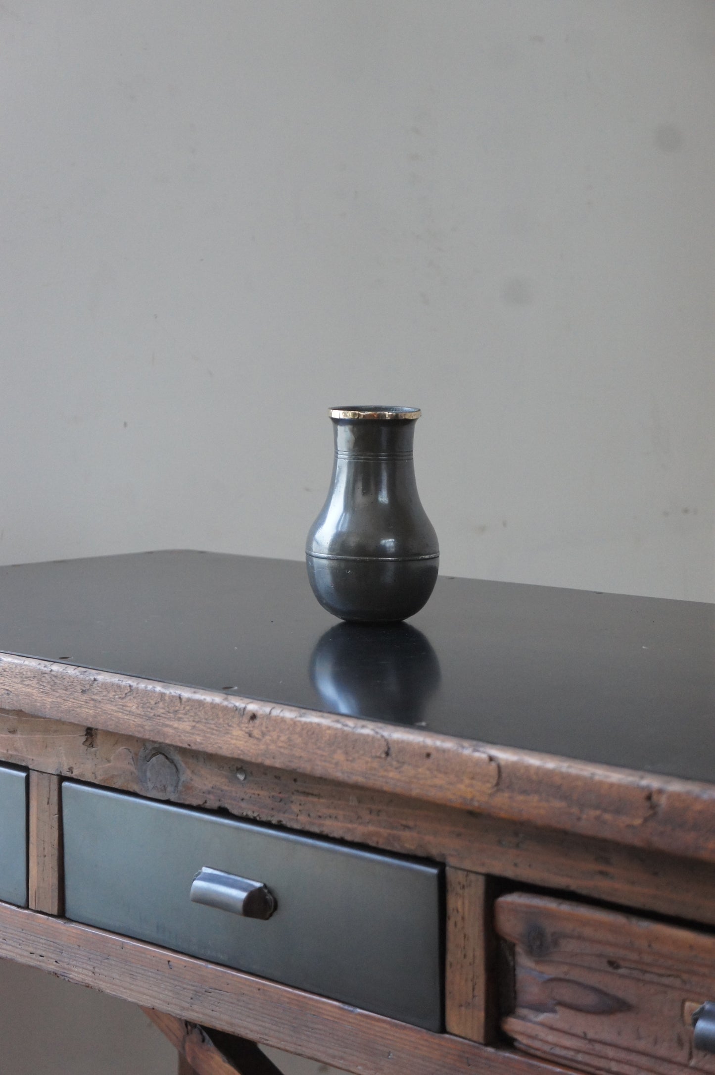 Pewter pot
