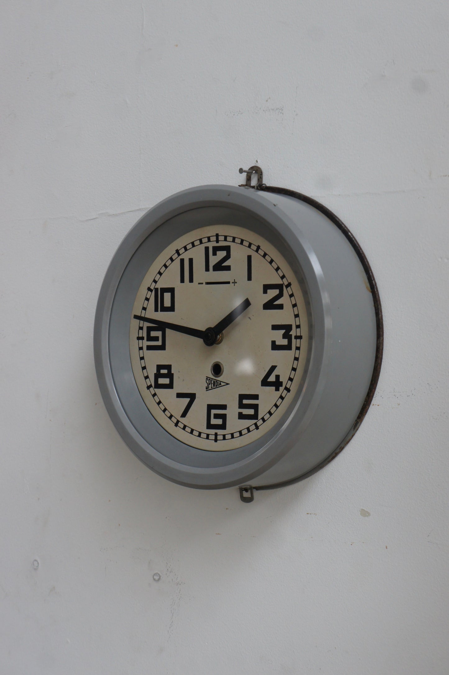 SPENDIA Wall clock / gris