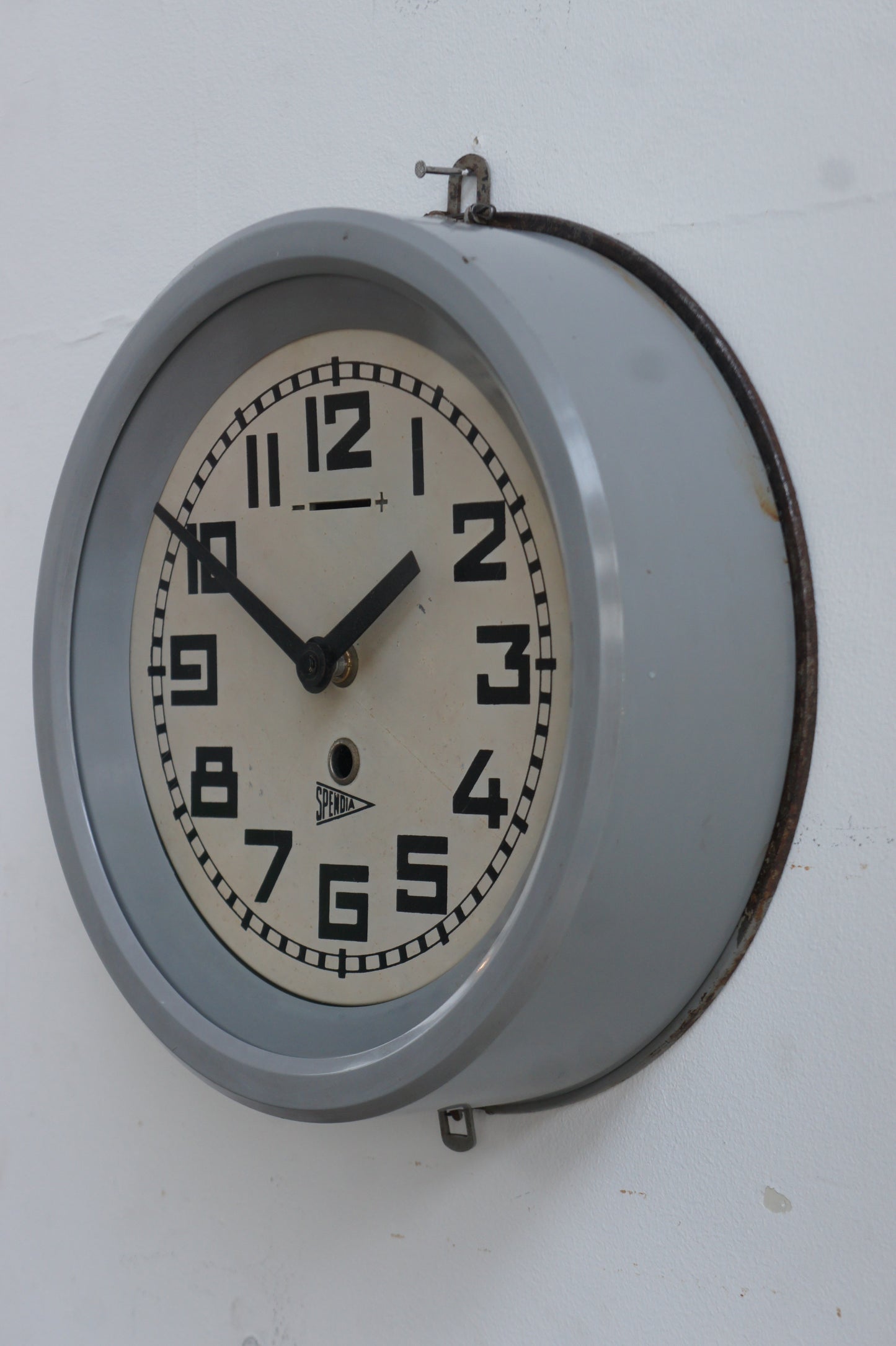 SPENDIA Wall clock / gris
