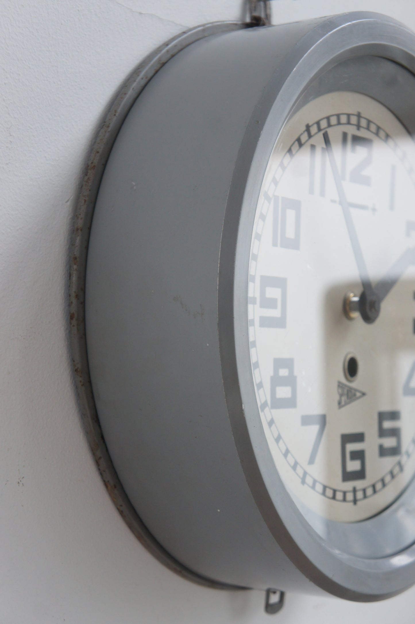 SPENDIA Wall clock / gris
