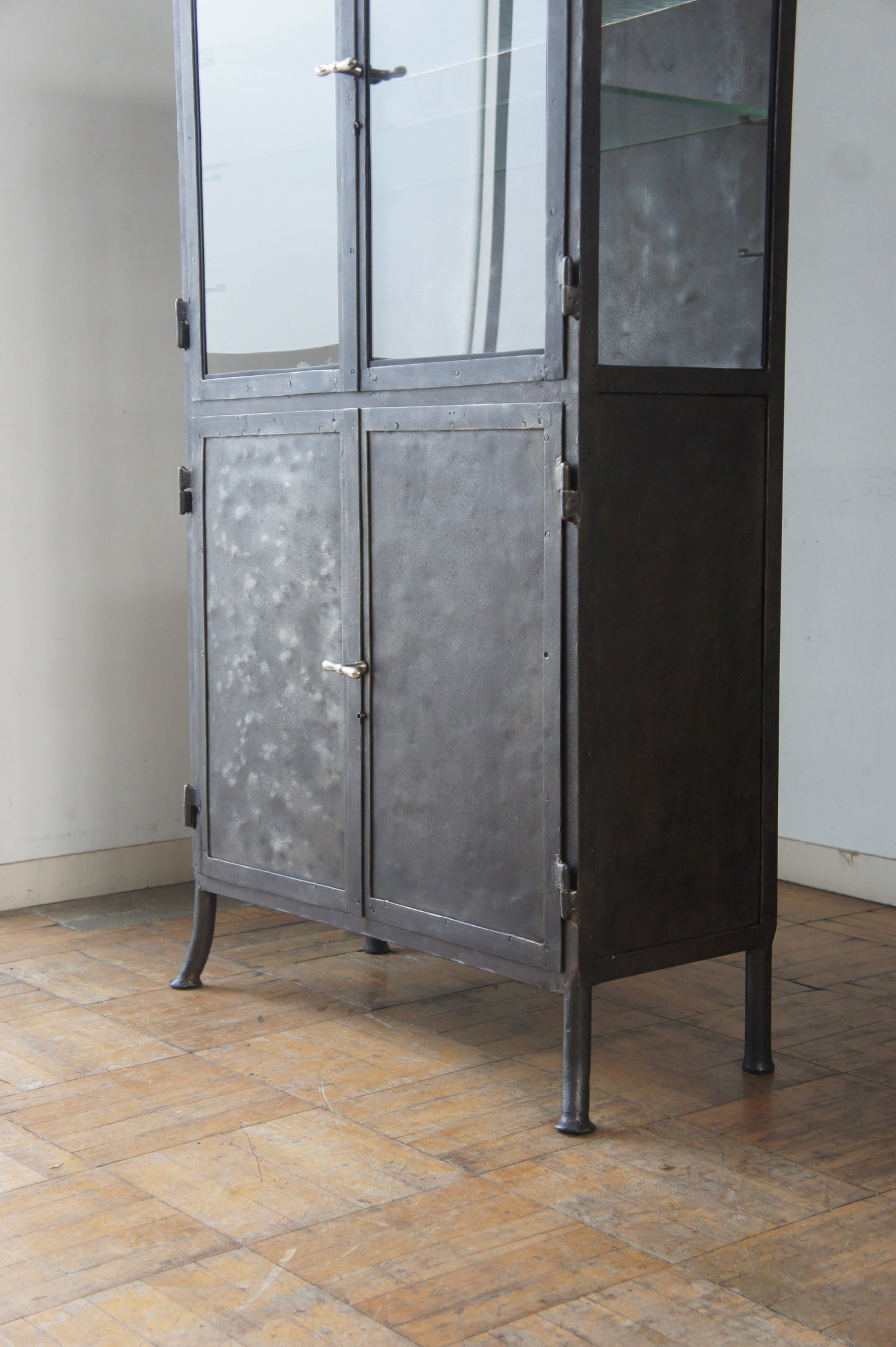 Metal glass cabinet 85