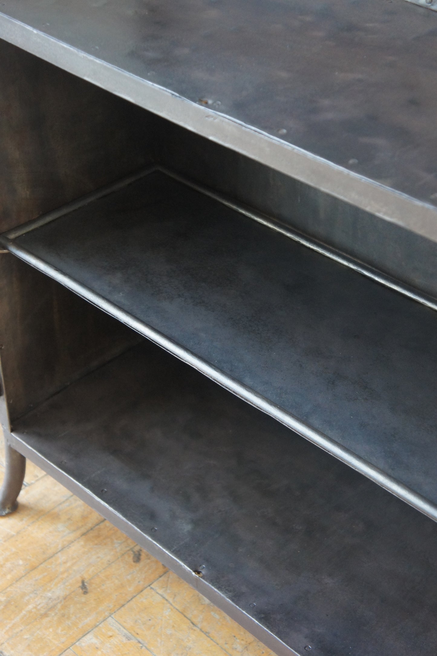 Metal glass cabinet 85