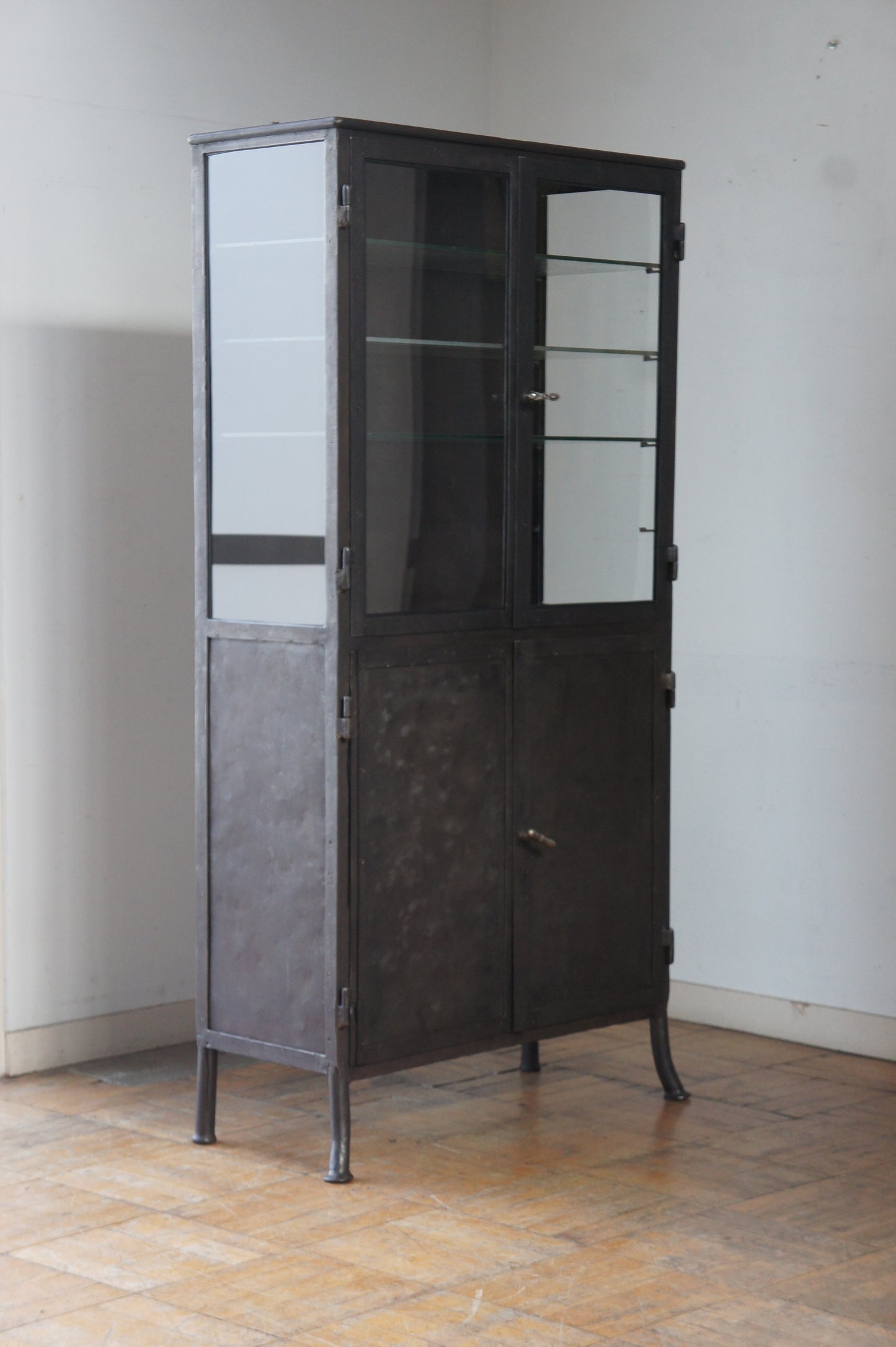 Metal glass cabinet 85