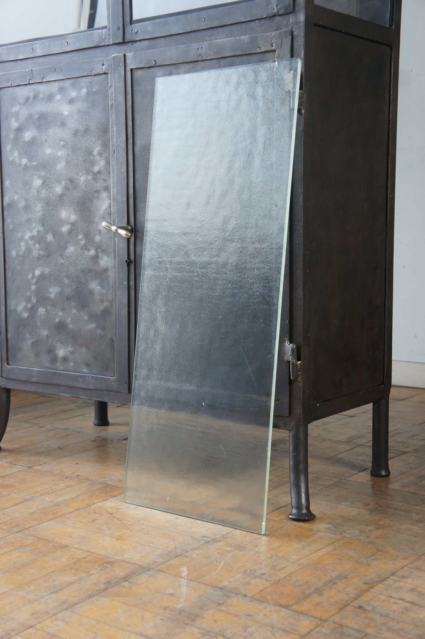 Metal glass cabinet 85