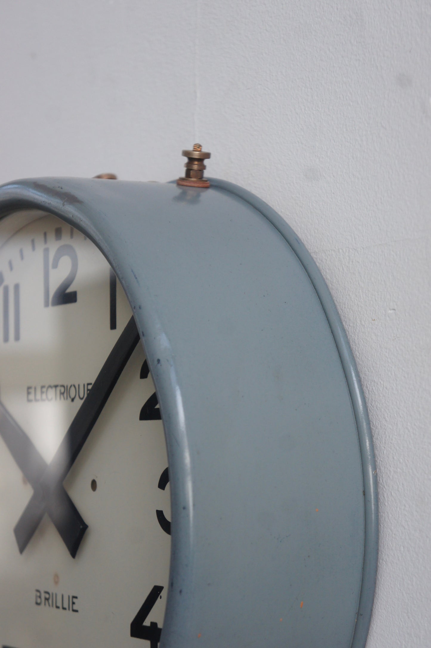 BRILLIÉ Wall clock / gris