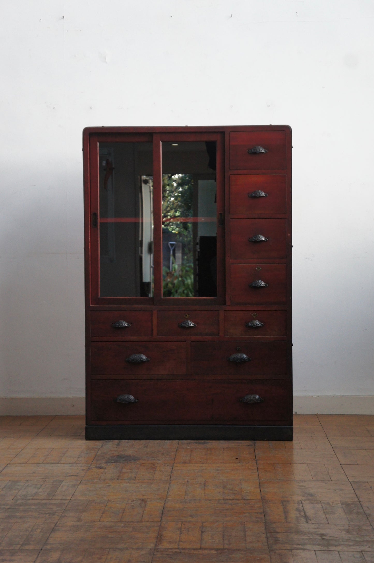 Drawers cabinet
