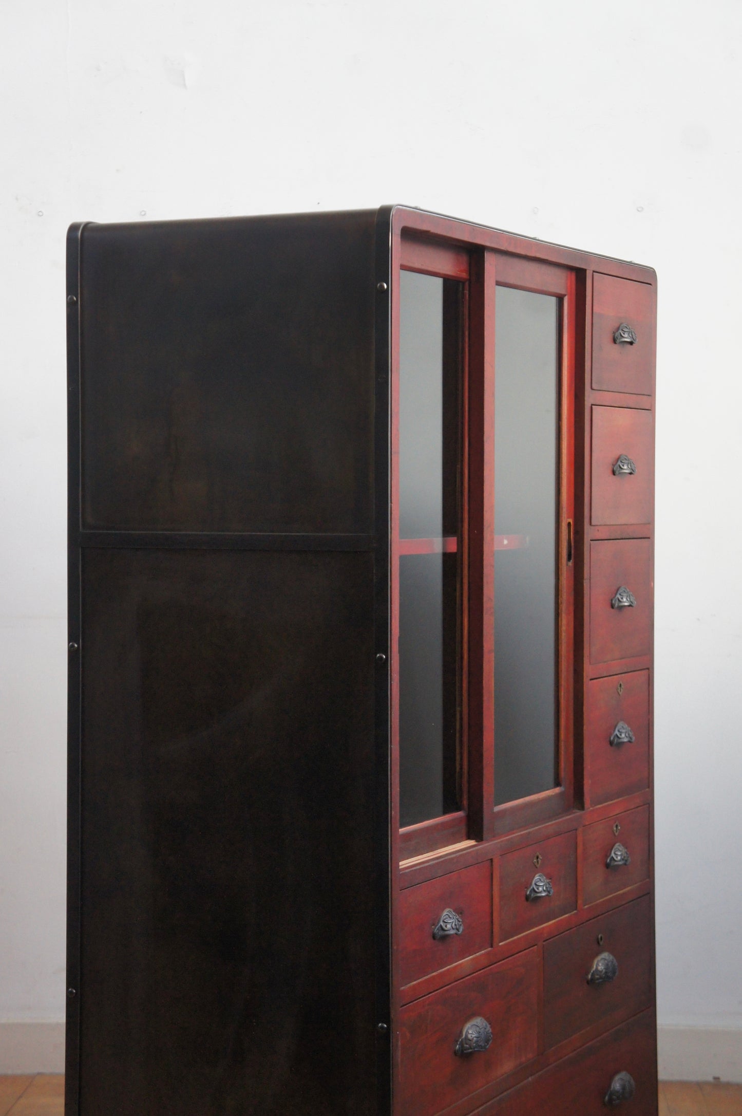 Drawers cabinet