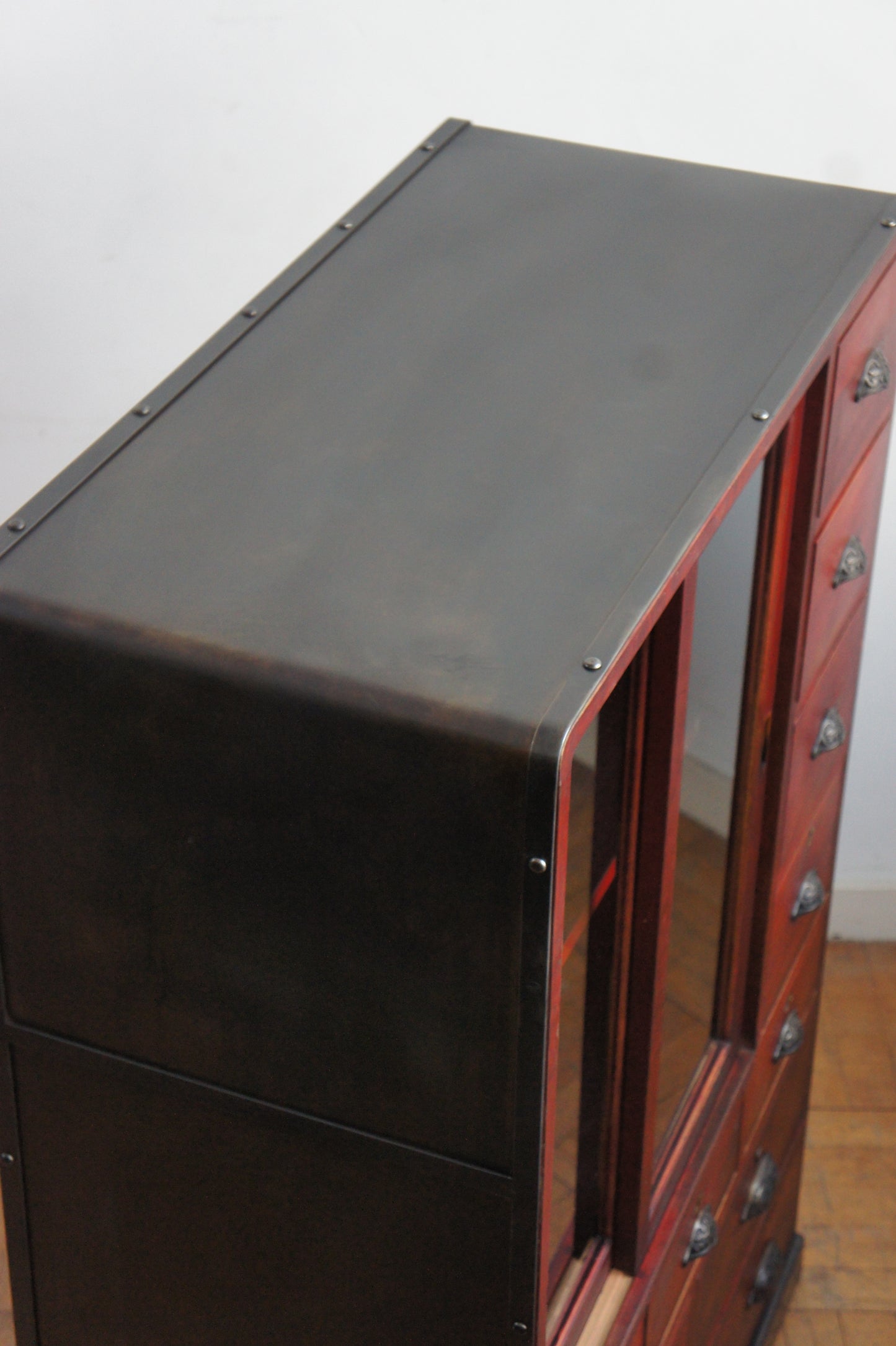 Drawers cabinet