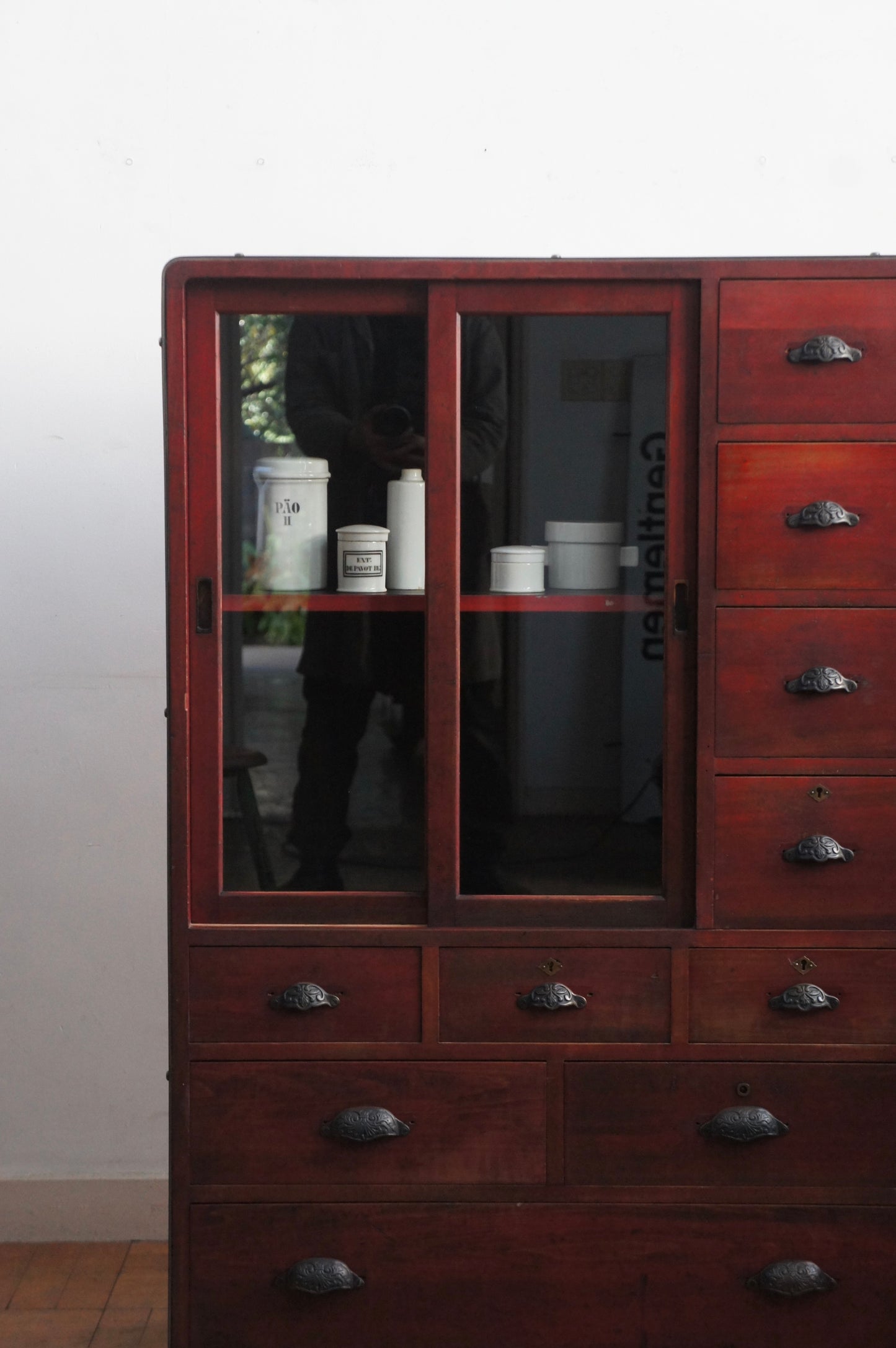 Drawers cabinet