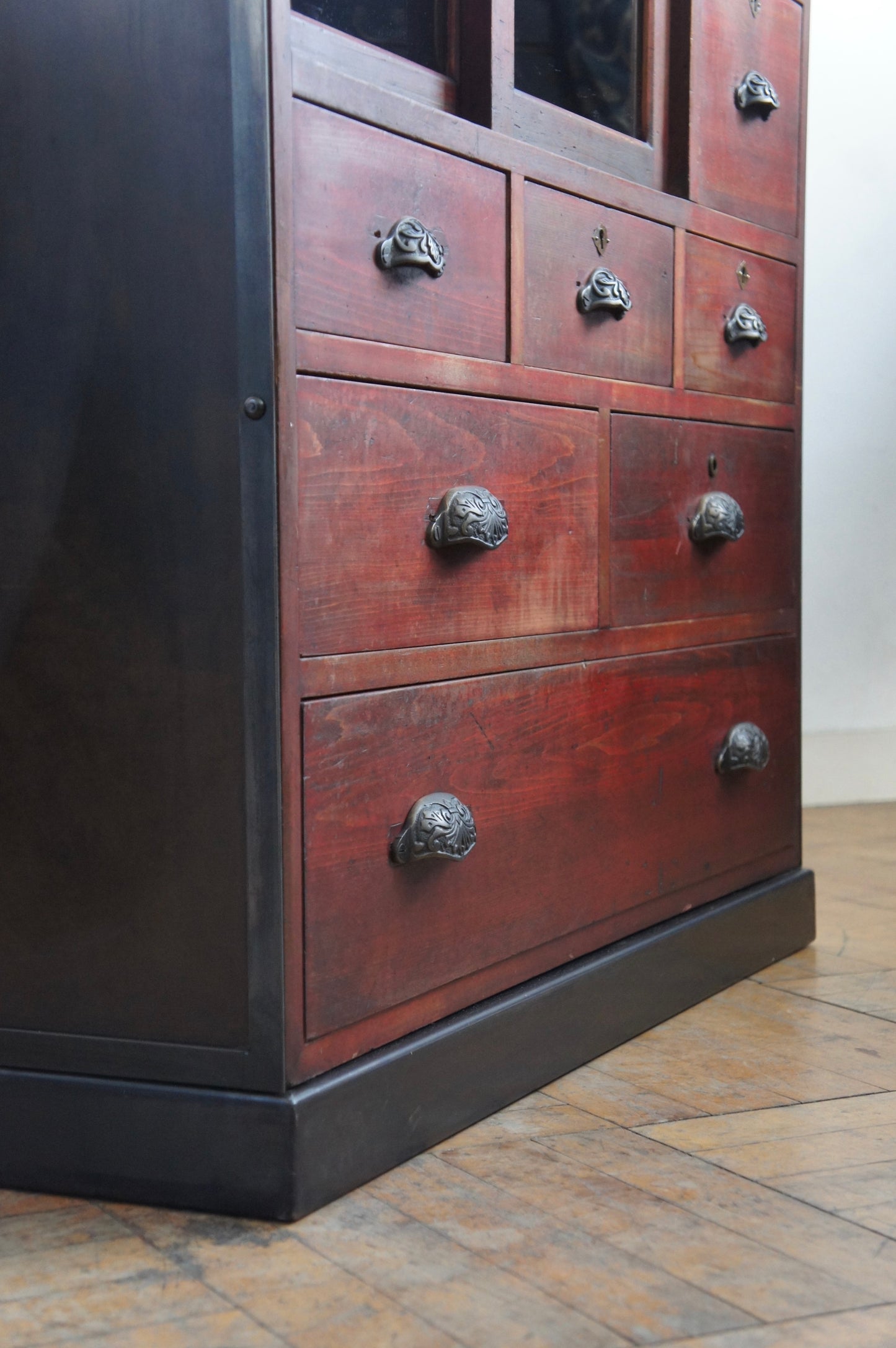 Drawers cabinet