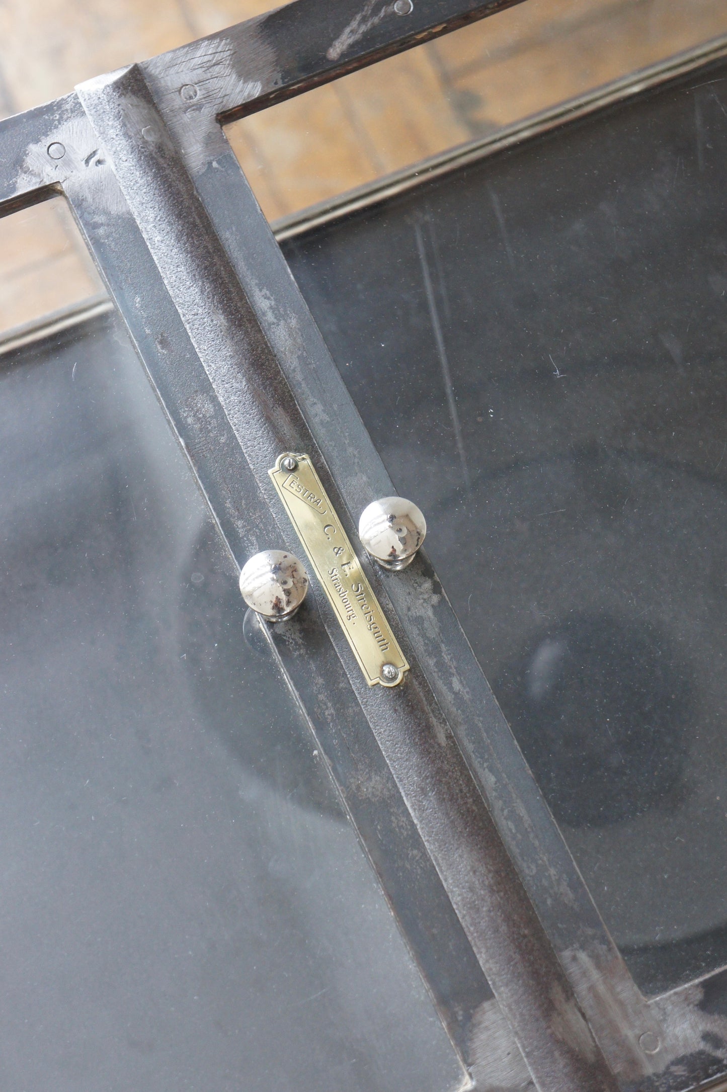 Medical glass cabinet