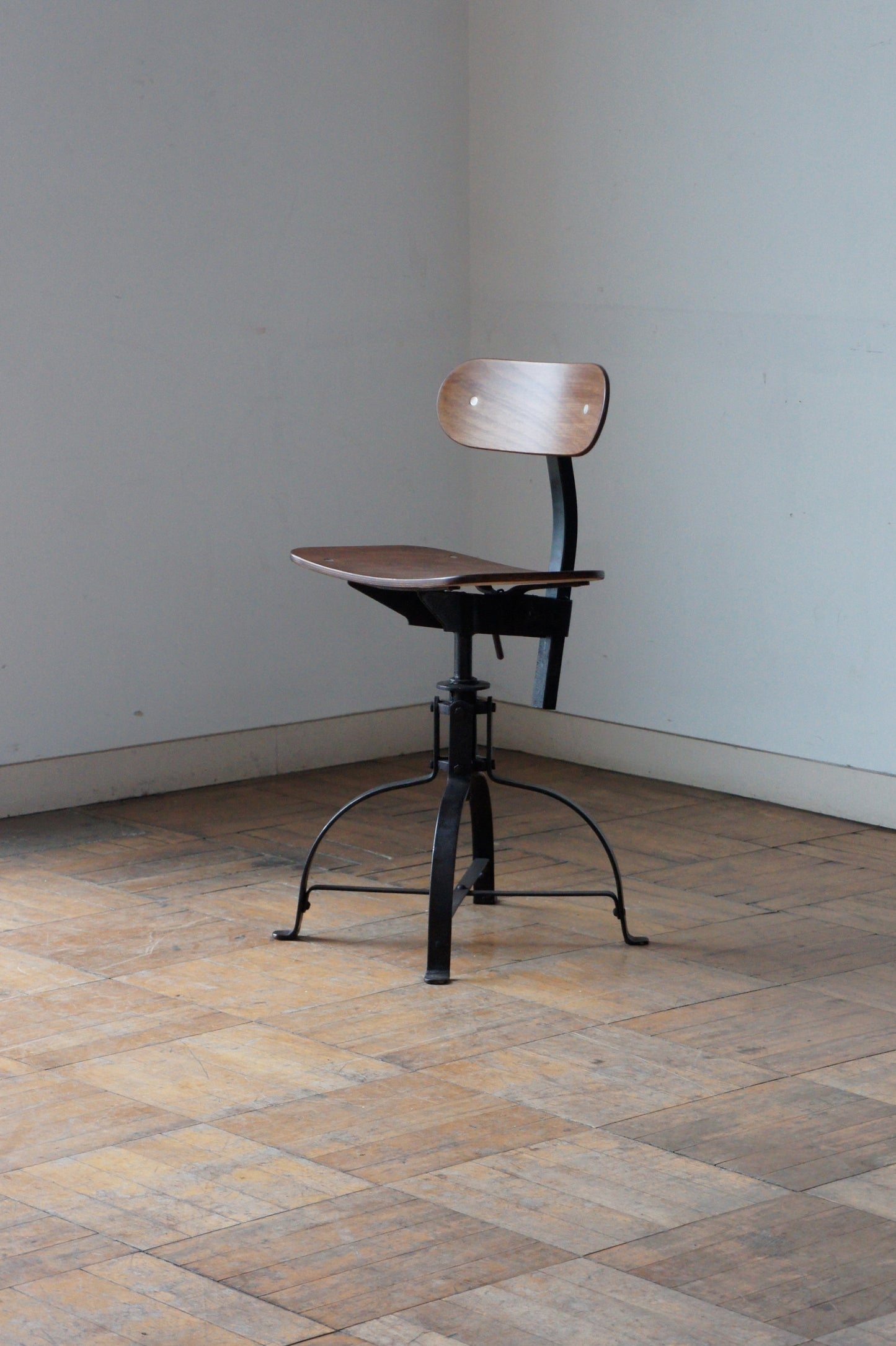 BIENAISE Chair N°204