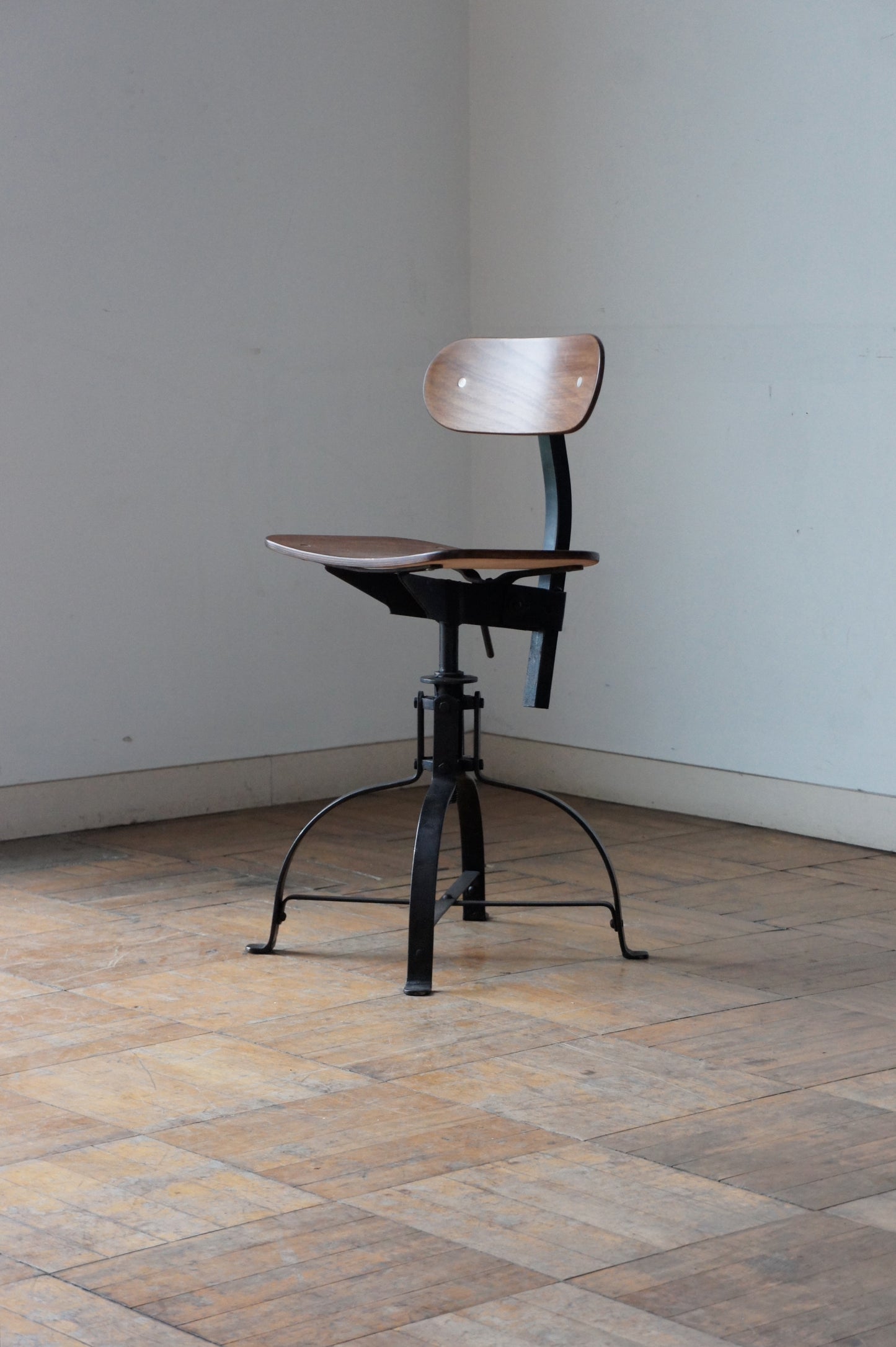 BIENAISE Chair N°204