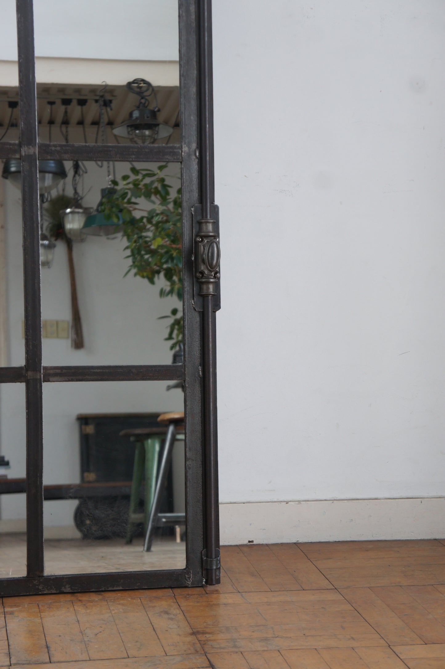 Iron window mirror 10G