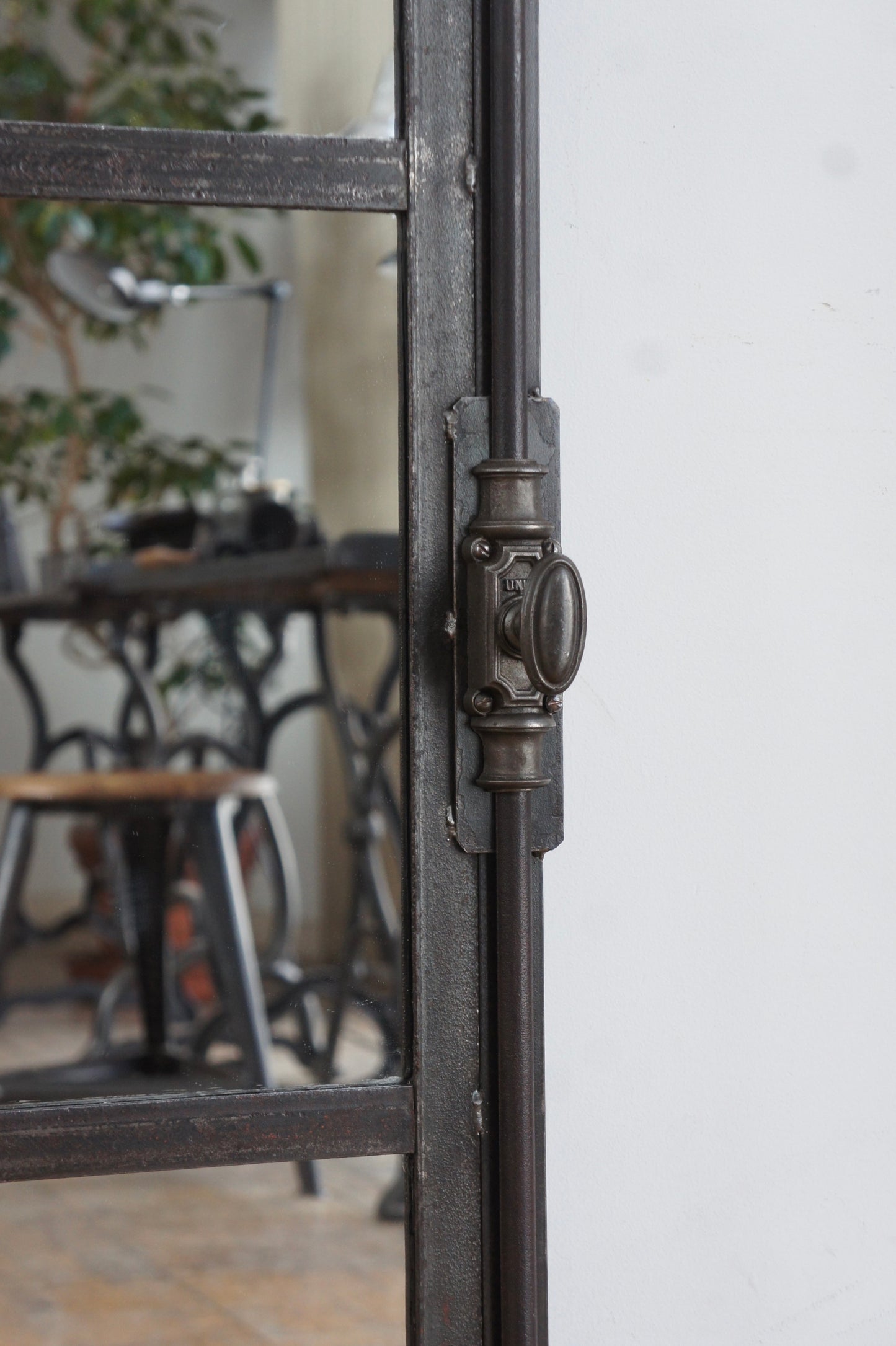 Iron window mirror 10G