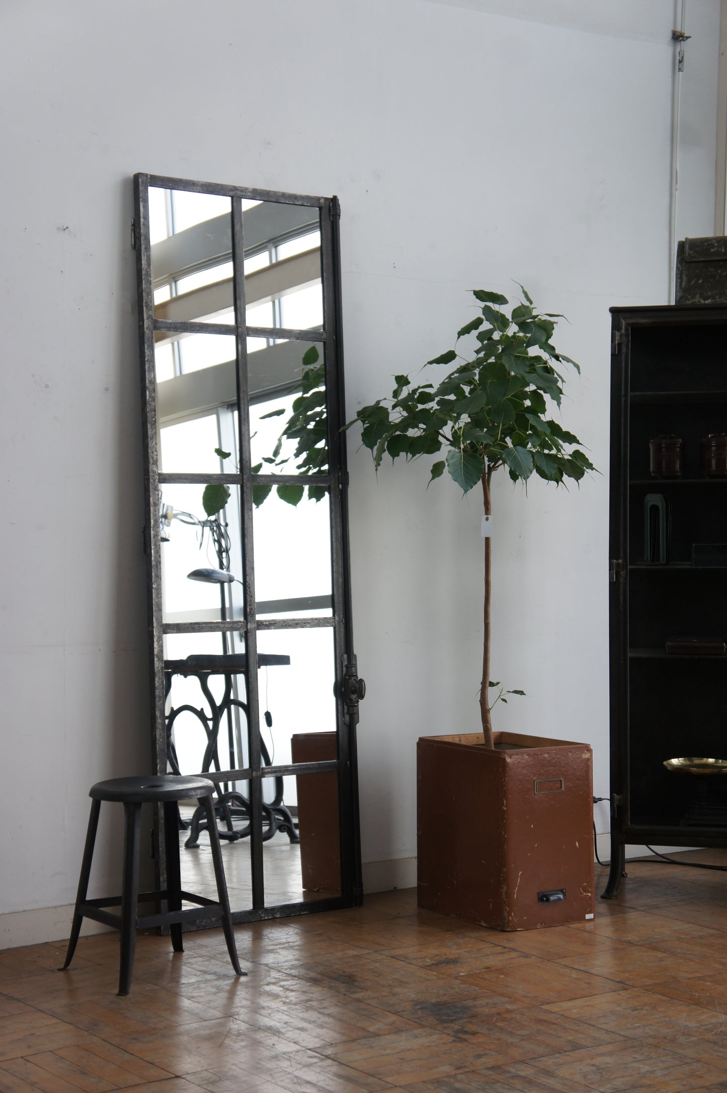 Iron window mirror 10G