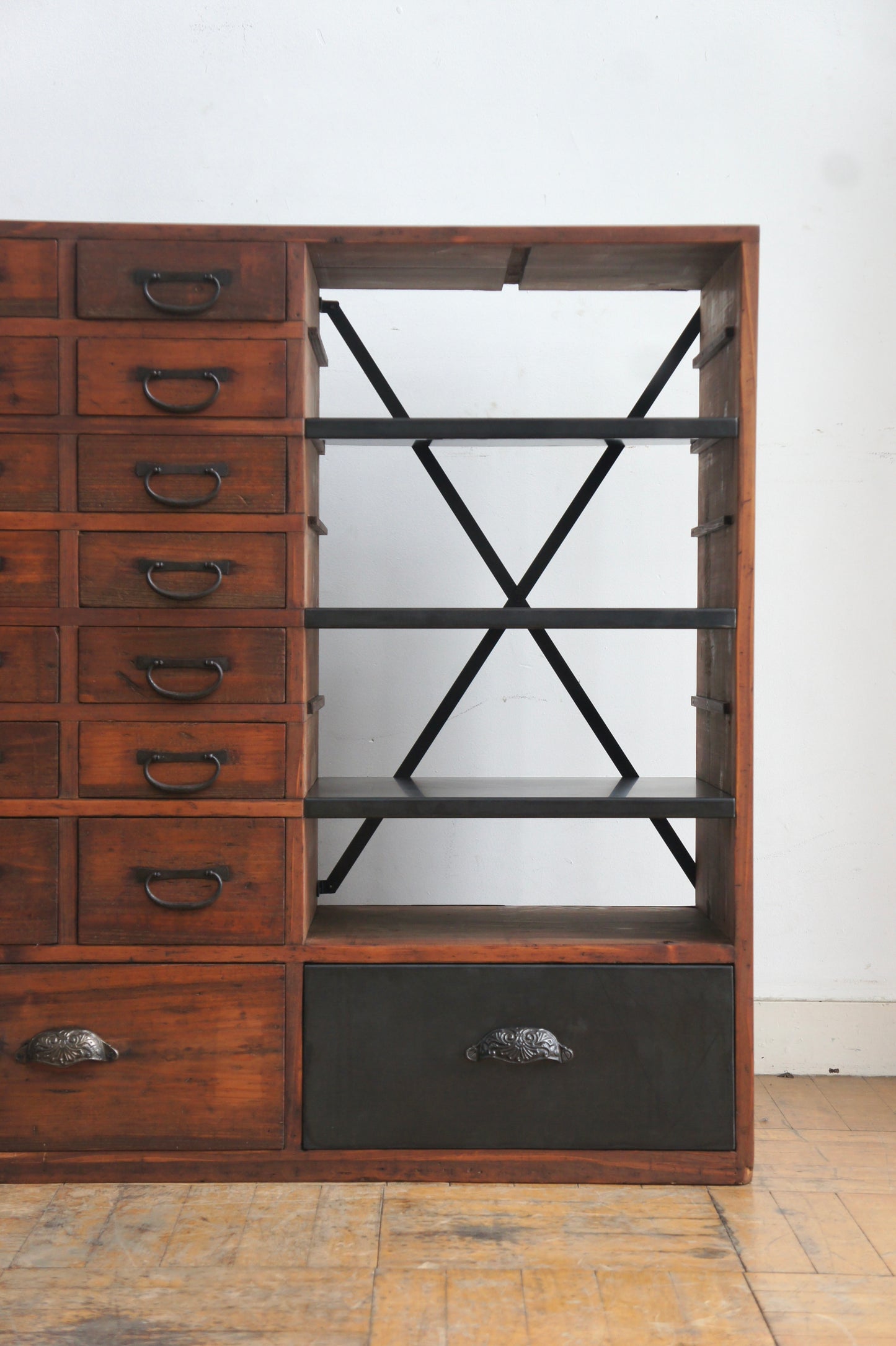 Drawers cabinet 30+