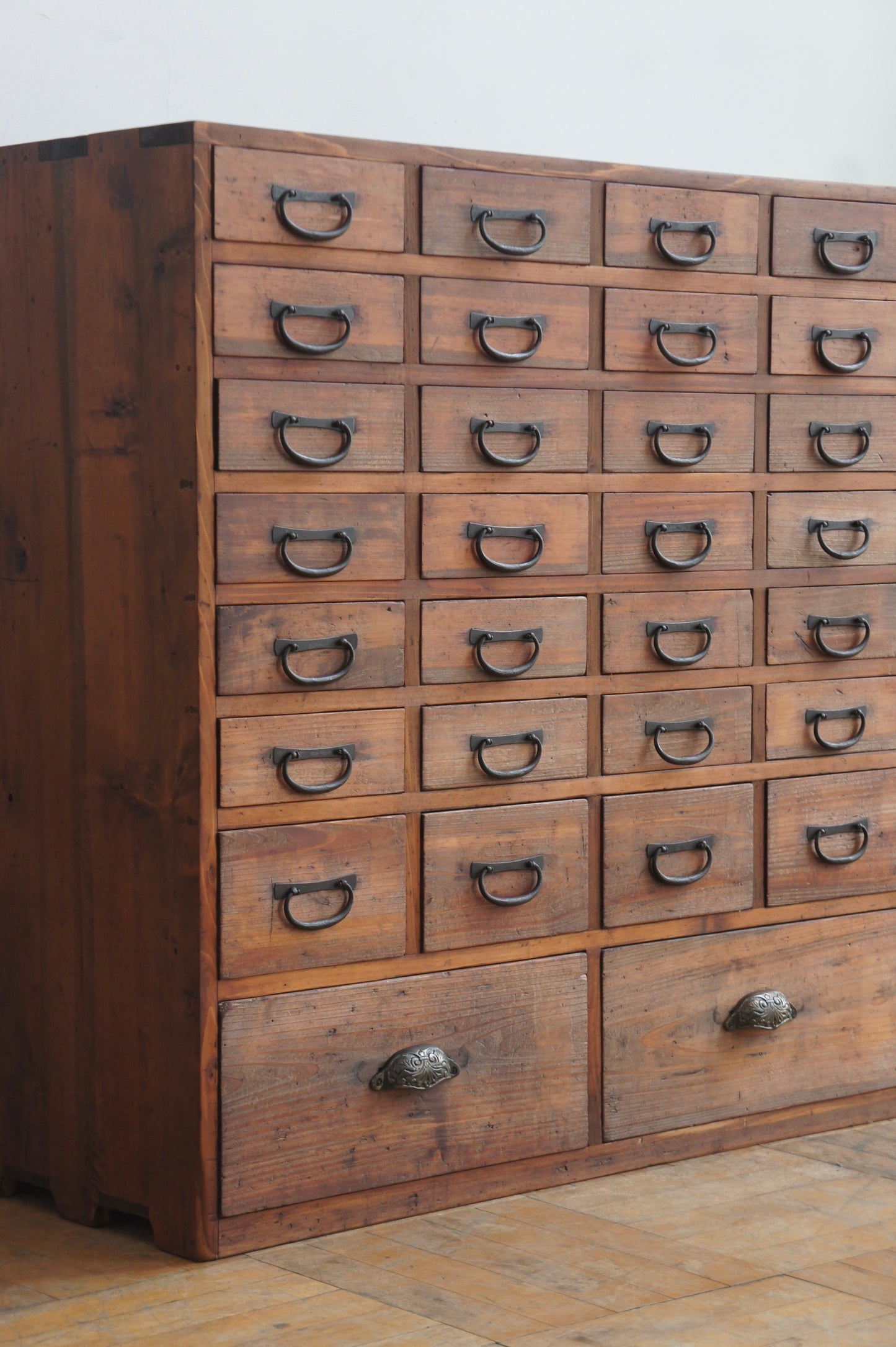 Drawers cabinet 30+