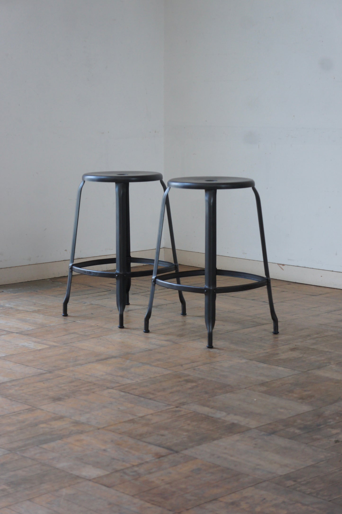 NICOLLE Stool H60 / Steel black