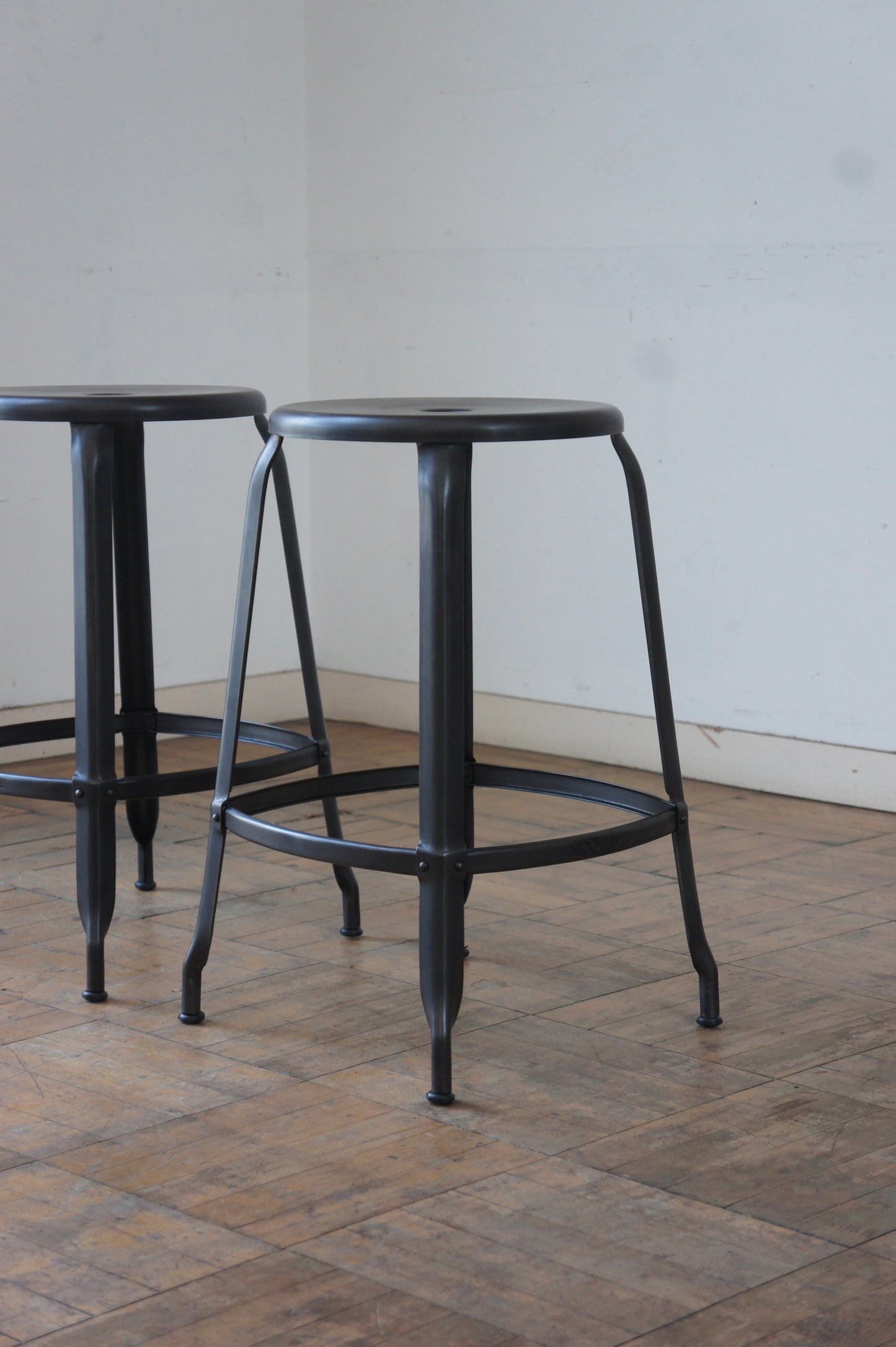 NICOLLE Stool H60 / Steel black