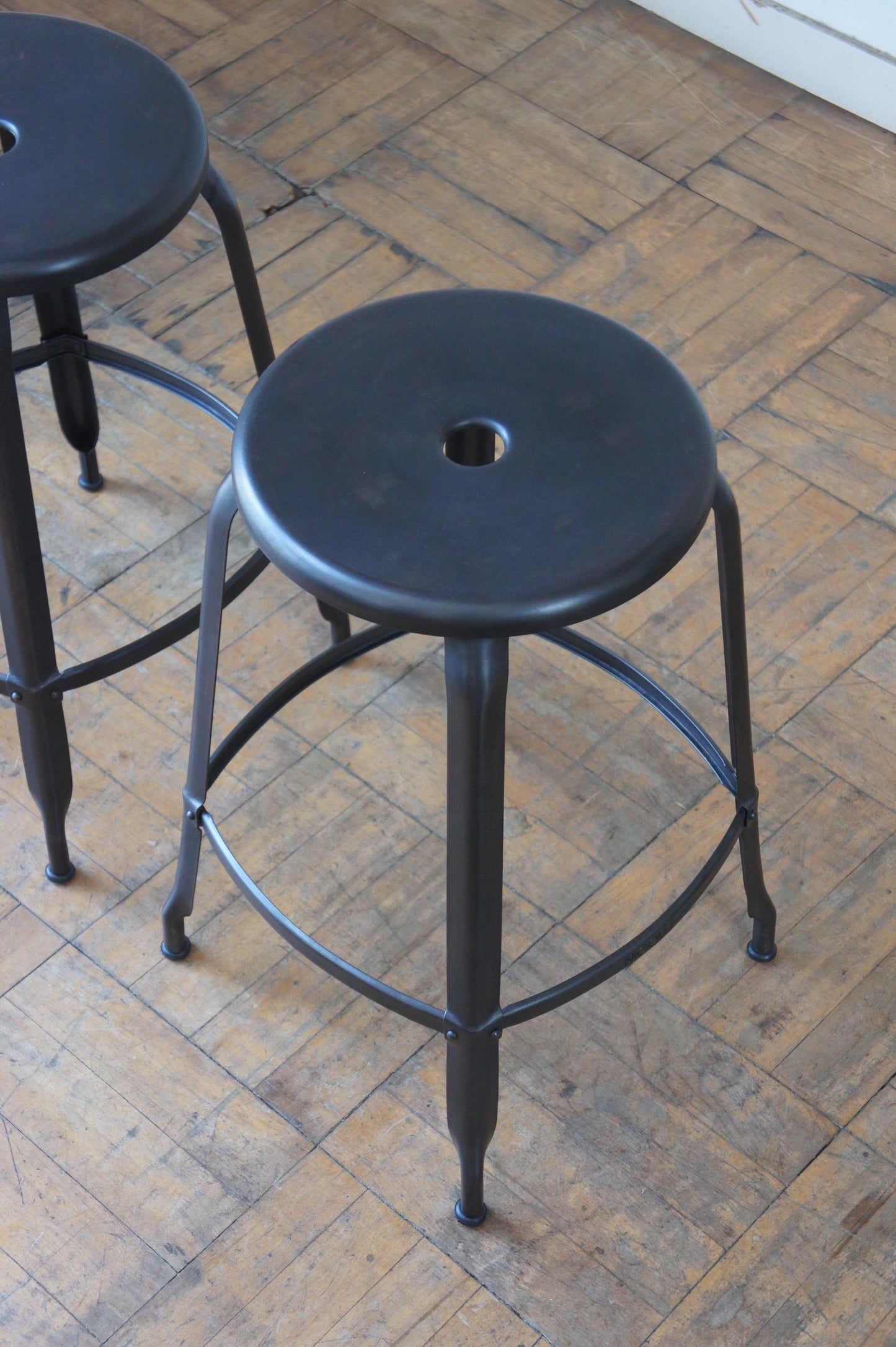 NICOLLE Stool H60 / Steel black