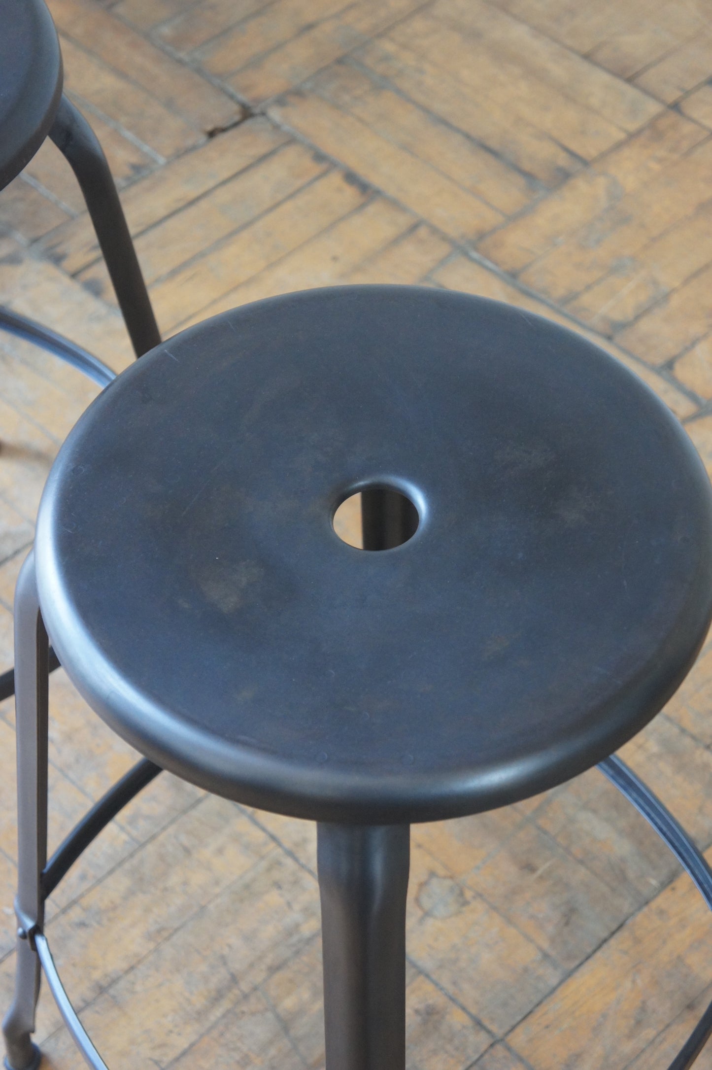 NICOLLE Stool H60 / Steel black