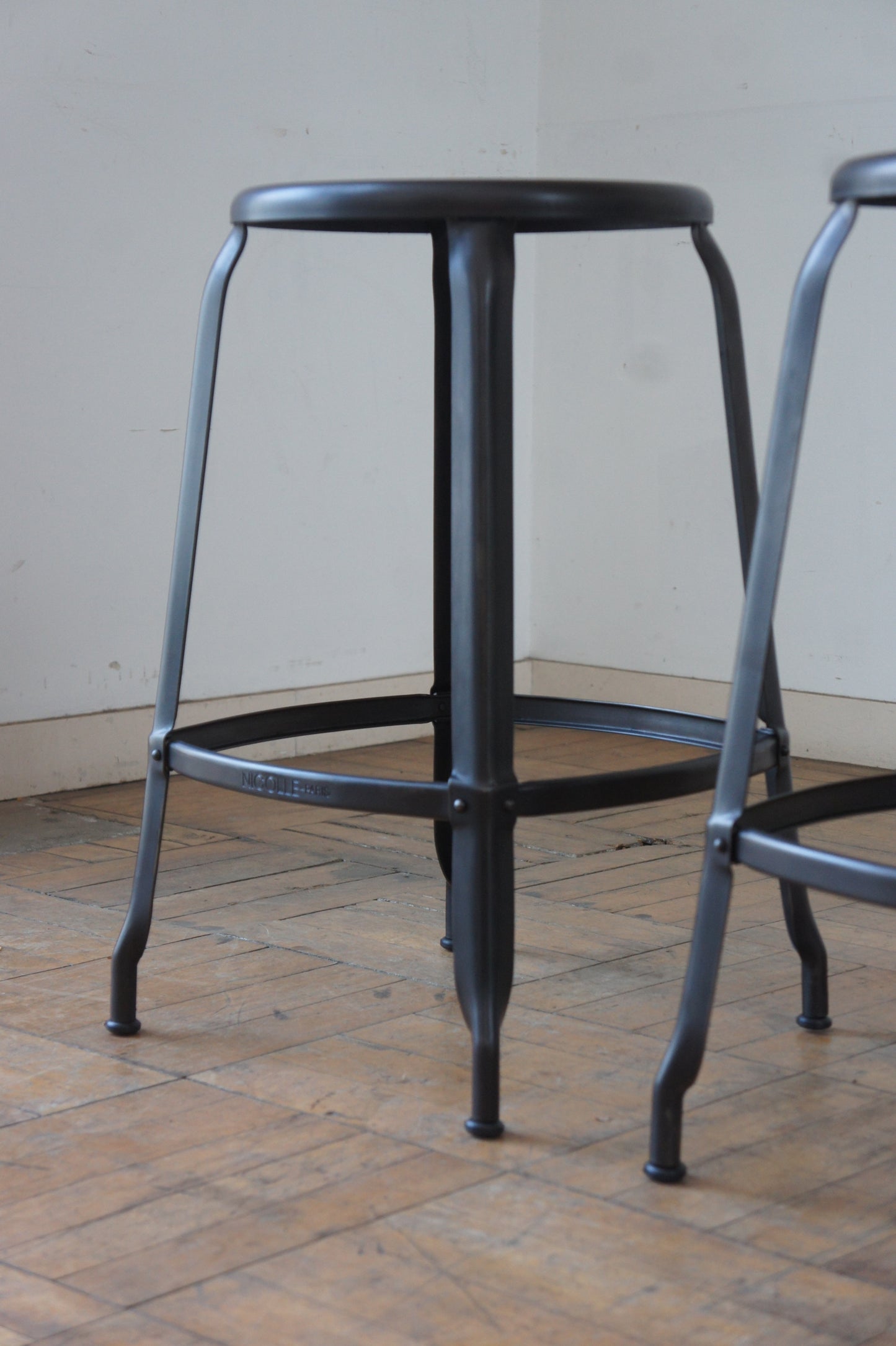 NICOLLE Stool H60 / Steel black