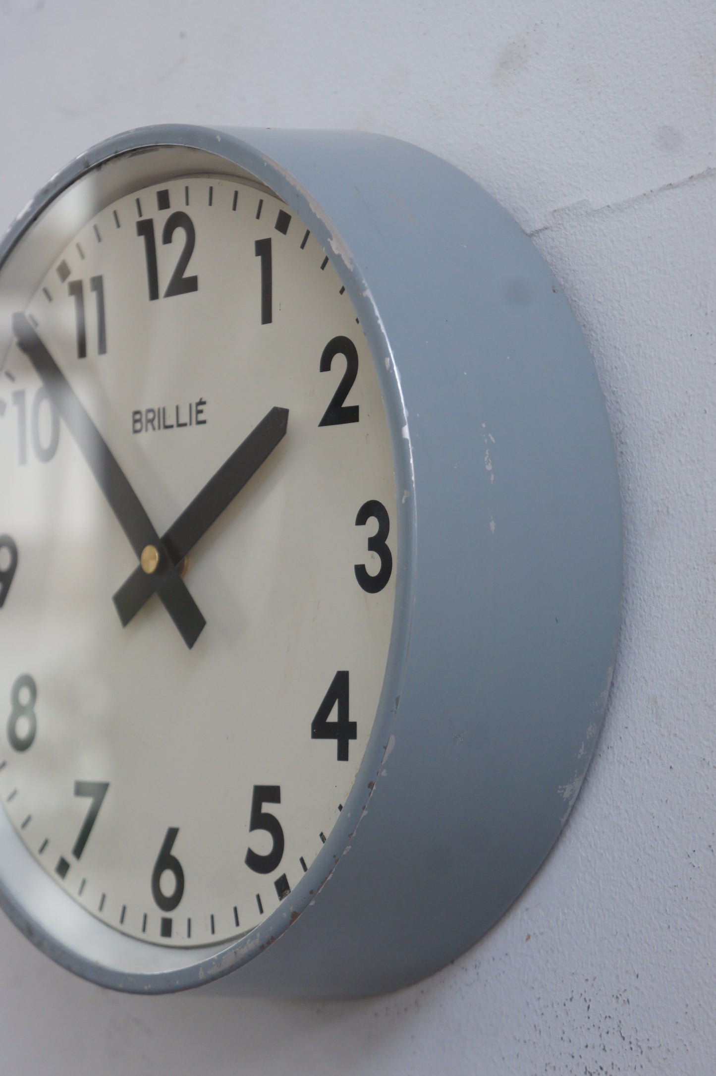 BRILLIÉ Wall clock / gris B