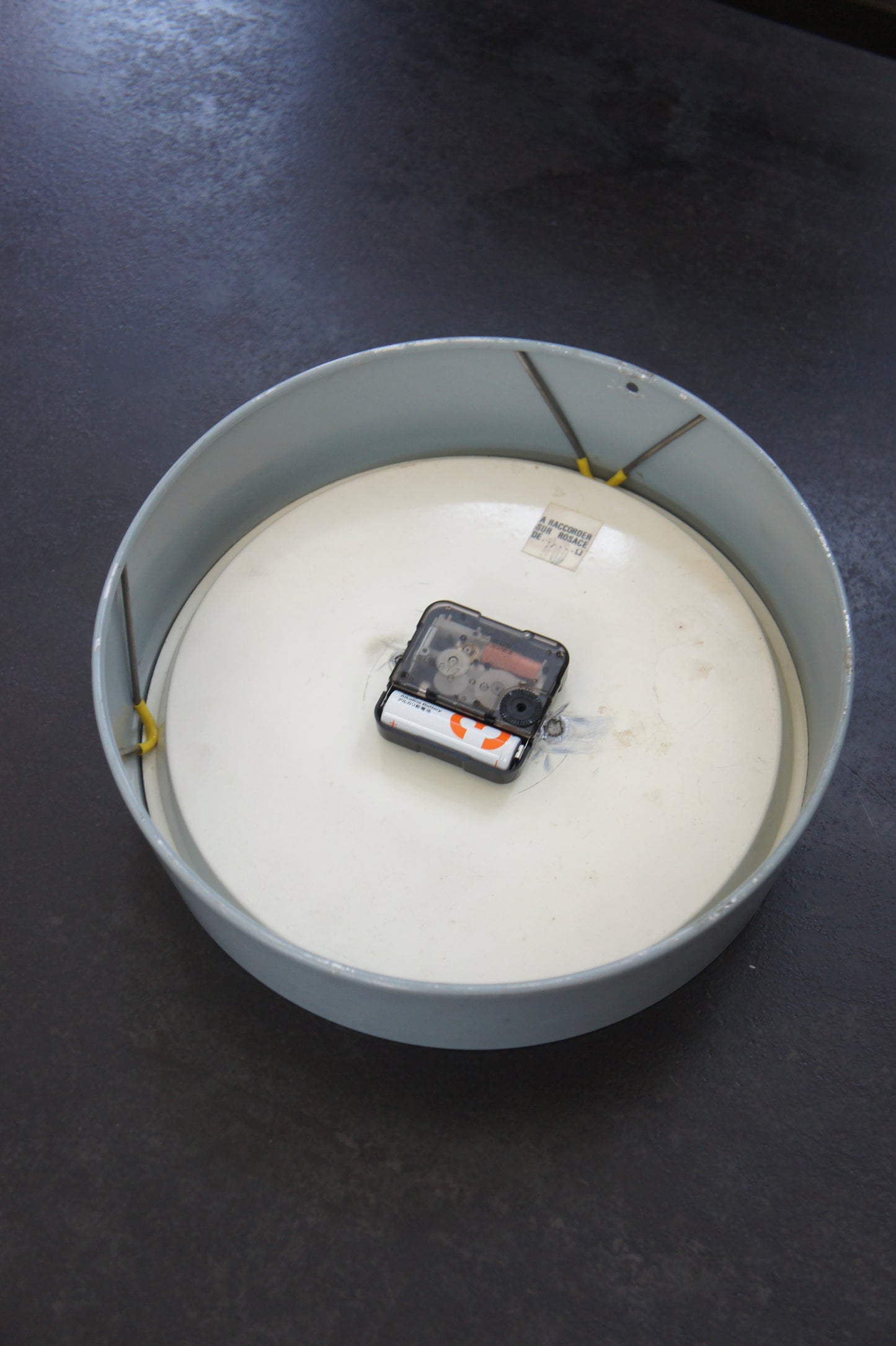 BRILLIÉ Wall clock / gris A
