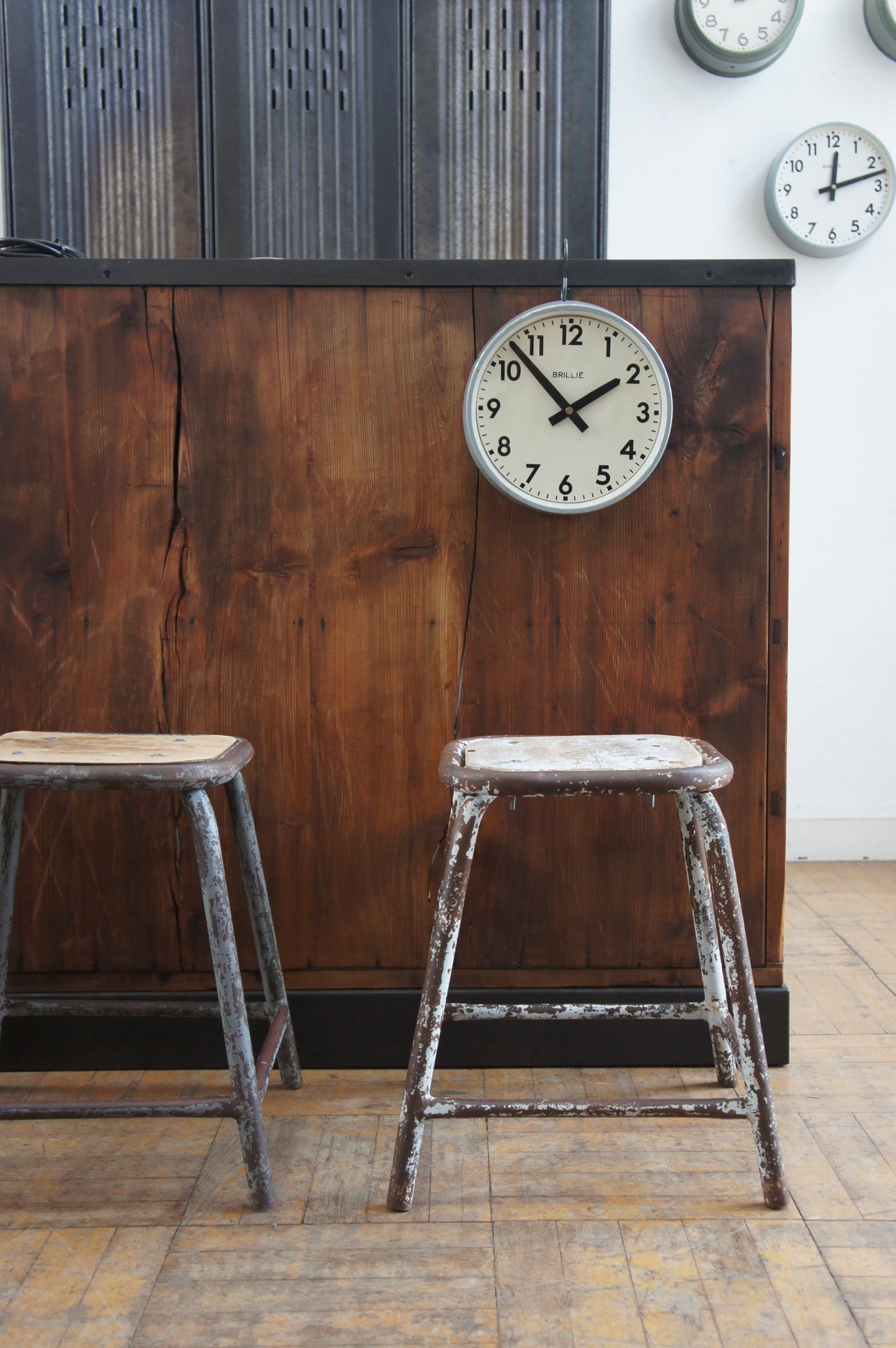 BRILLIÉ Wall clock / gris B