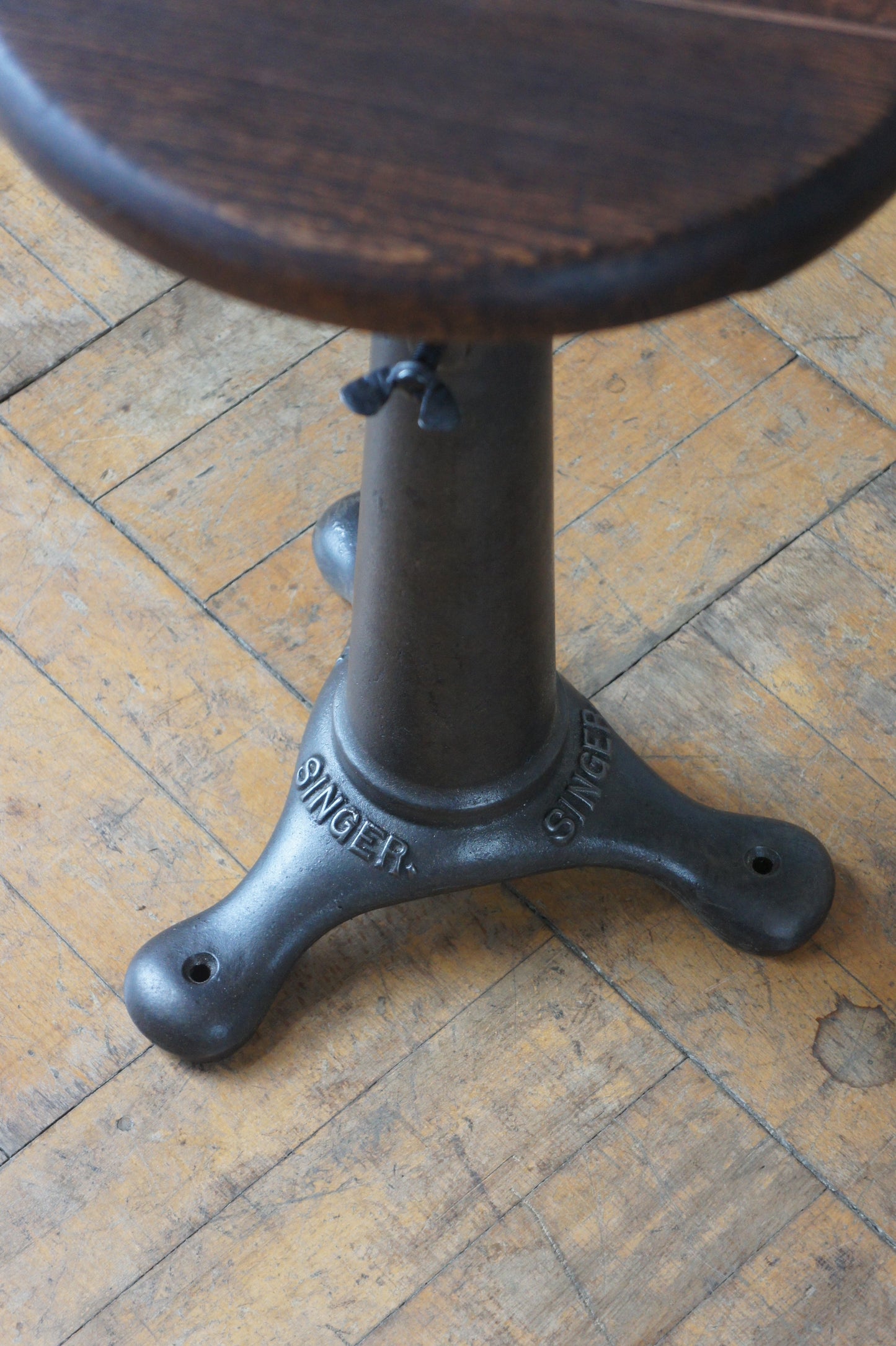 SINGER Stool 3f