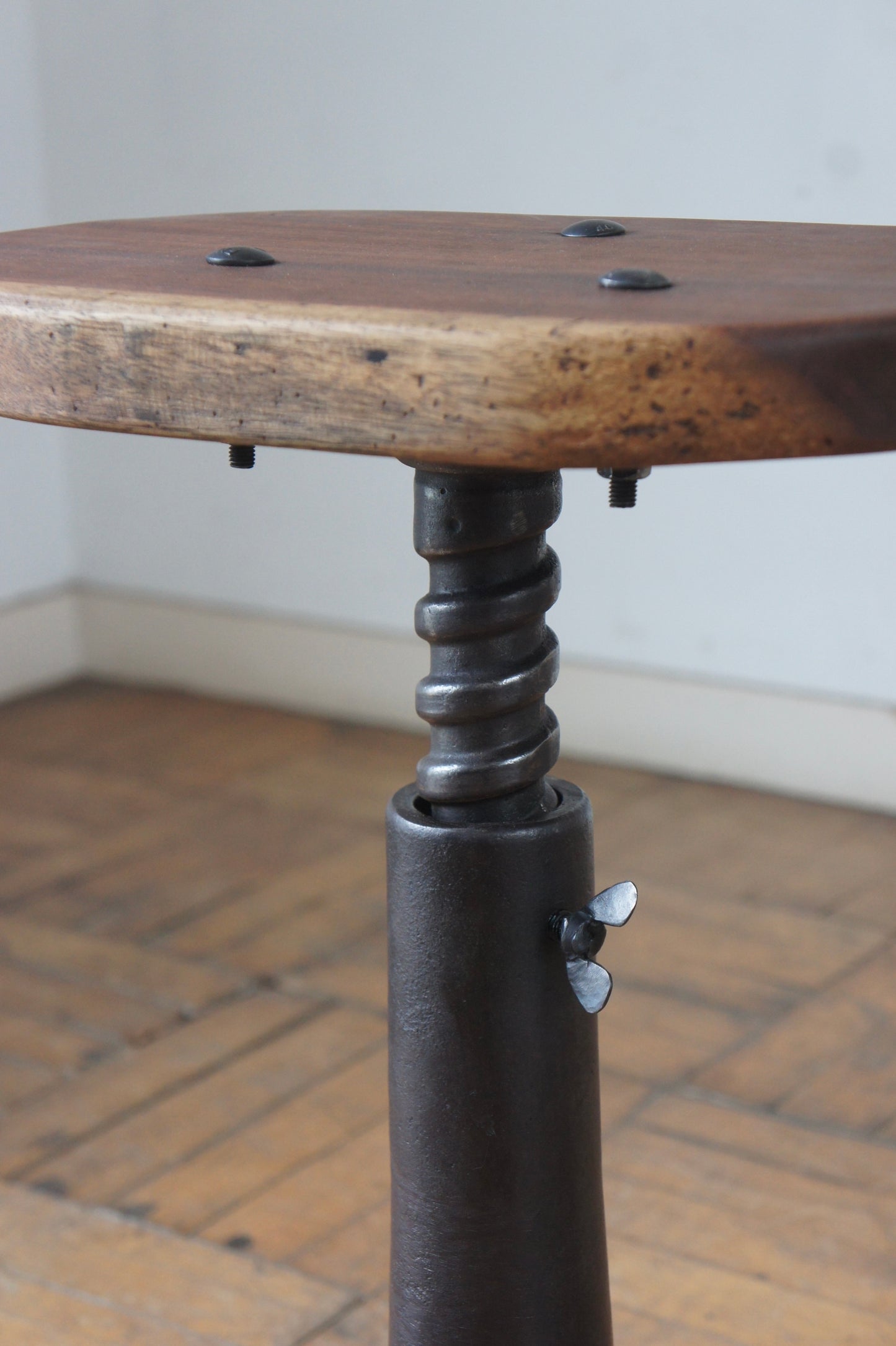 SINGER Stool 4f