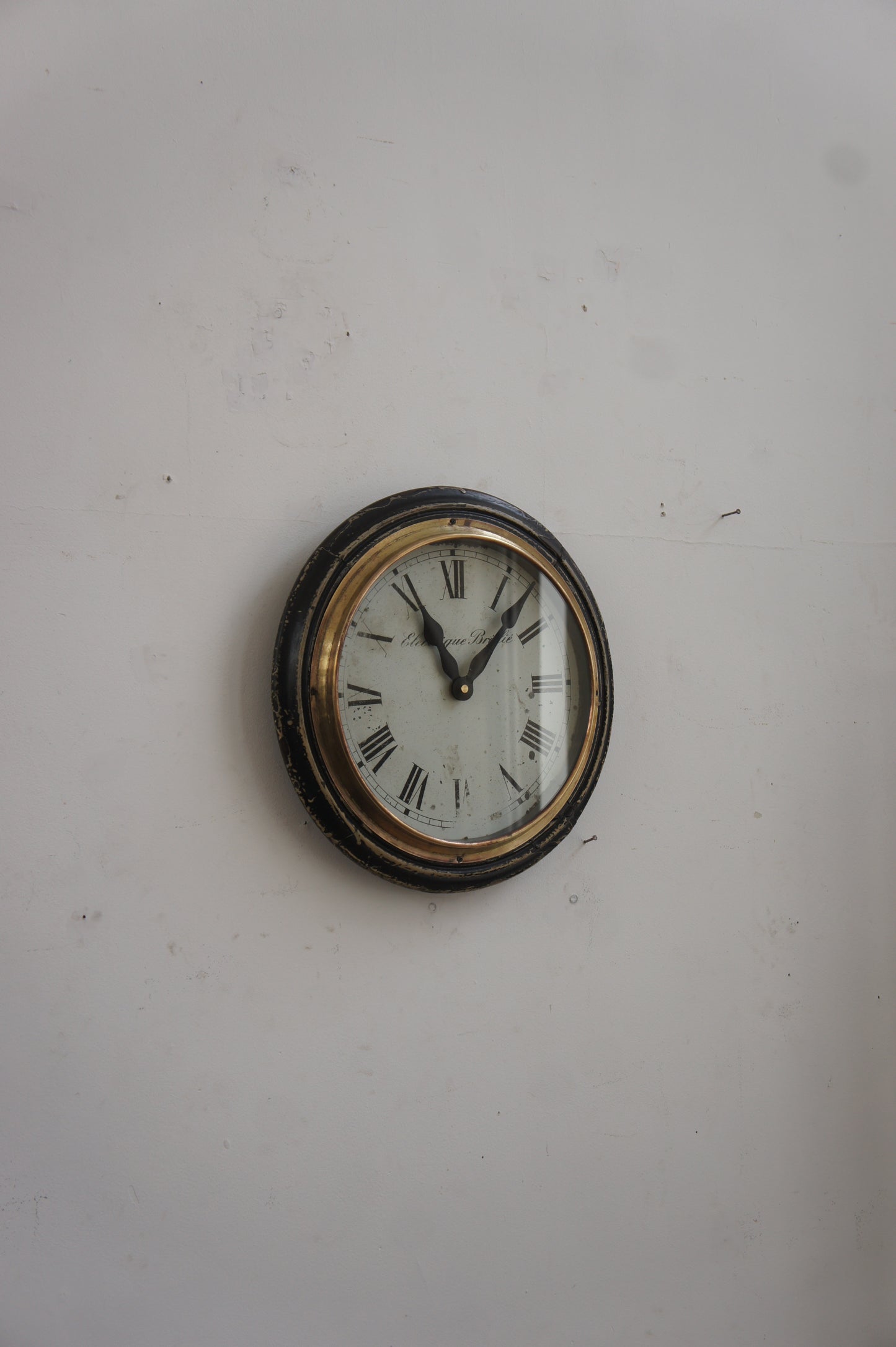 BRILLIÉ Wall clock / bois noir