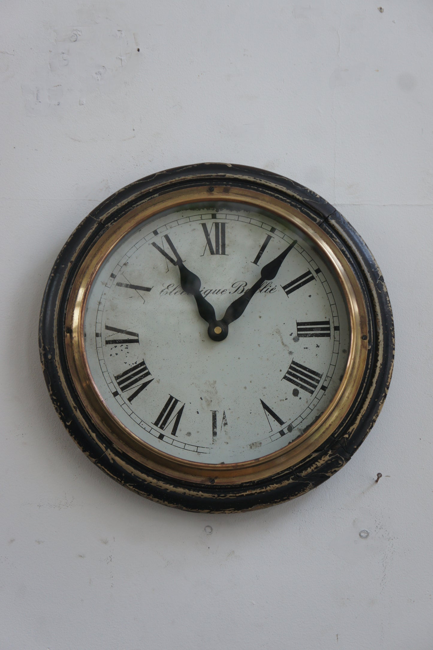 BRILLIÉ Wall clock / bois noir