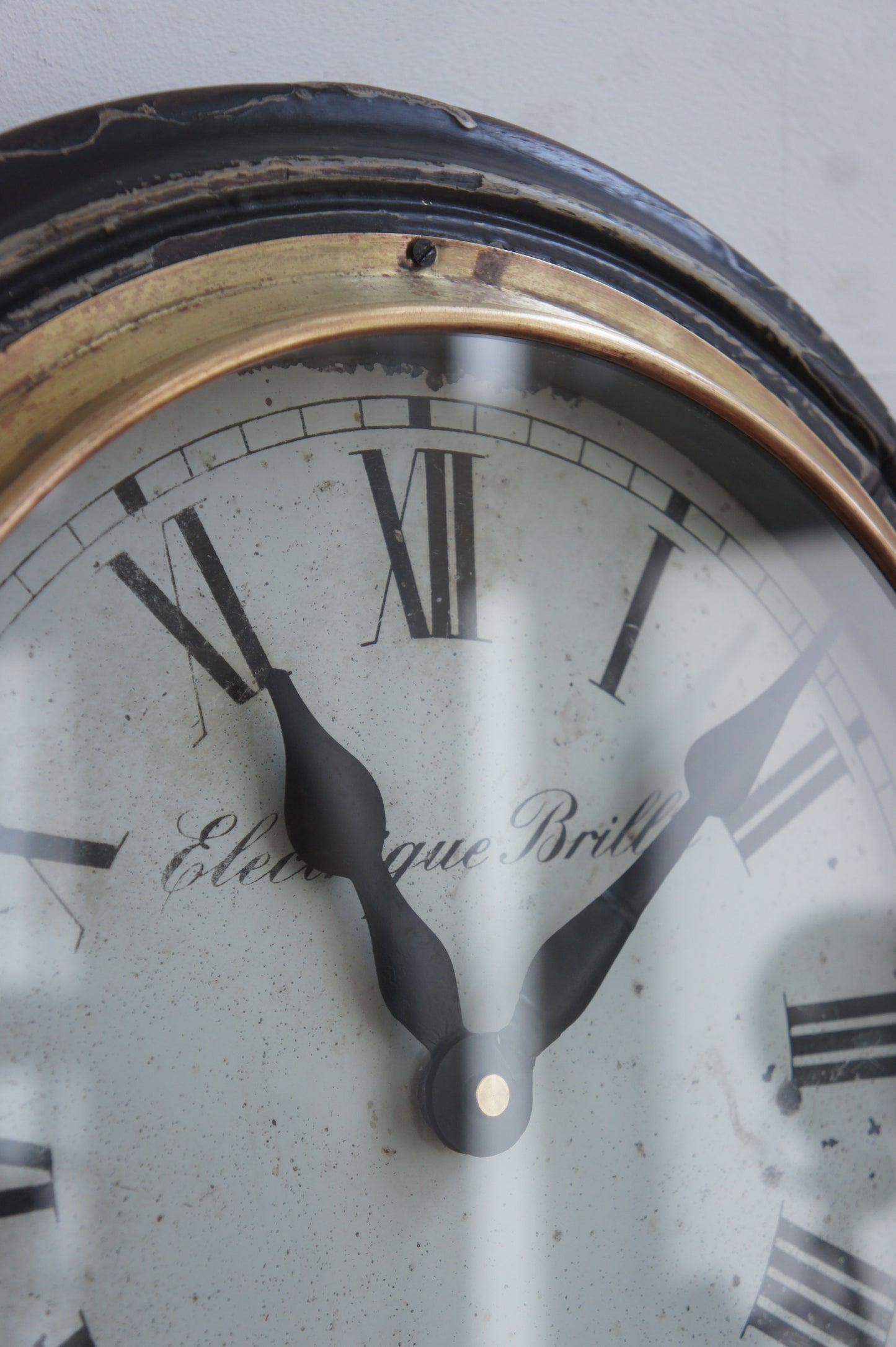 BRILLIÉ Wall clock / bois noir