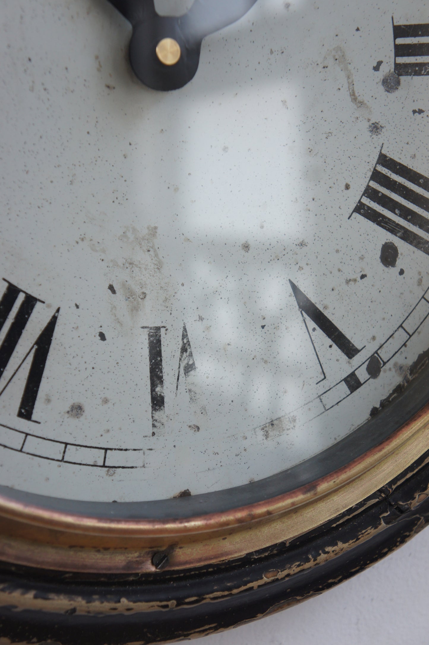 BRILLIÉ Wall clock / bois noir