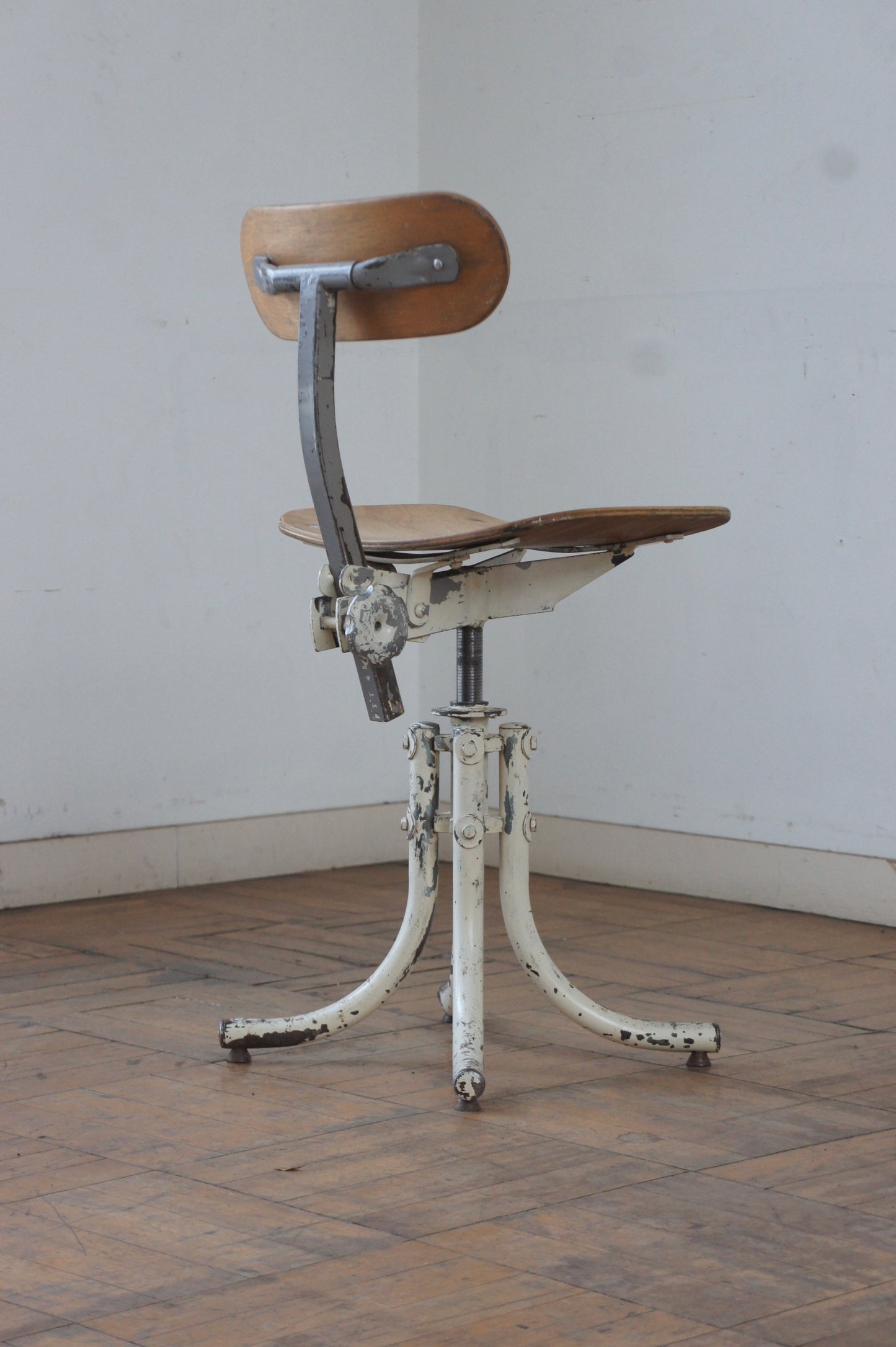 BIENAISE Chair N°232 / white