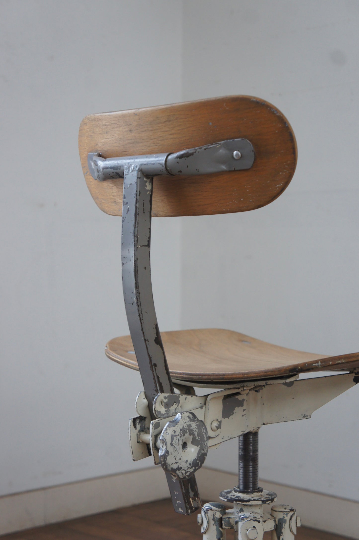 BIENAISE Chair N°232 / white