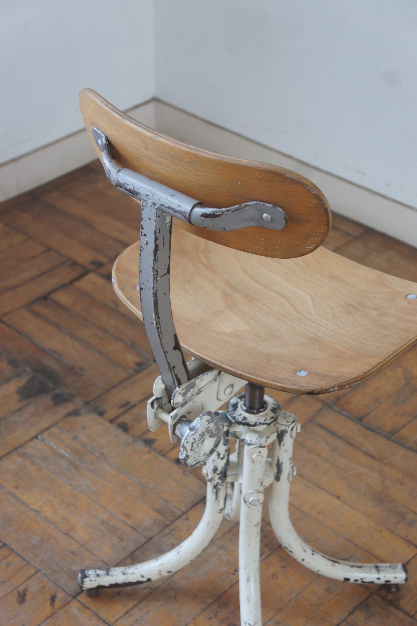 BIENAISE Chair N°232 / white