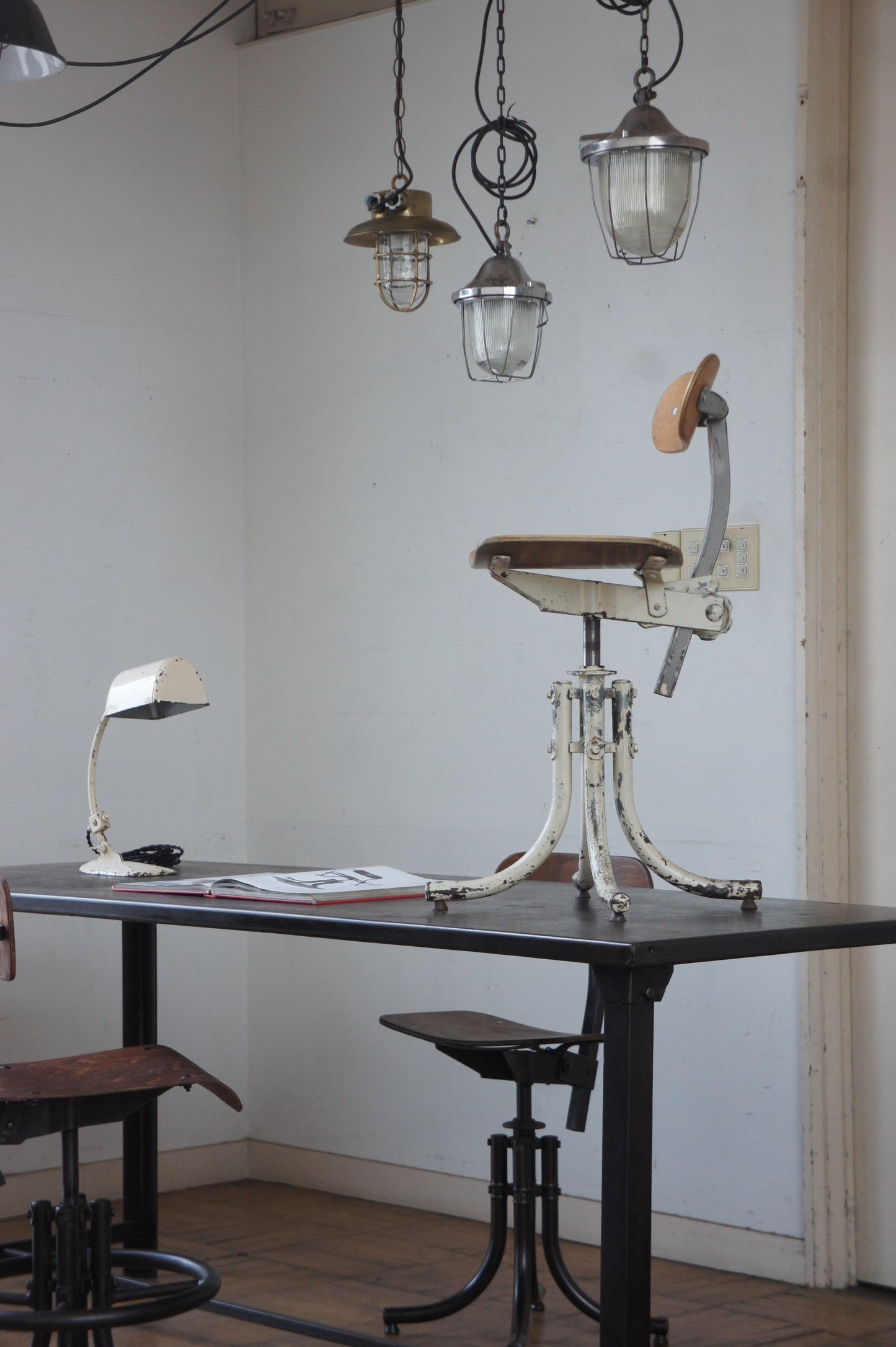 BIENAISE Chair N°232 / white