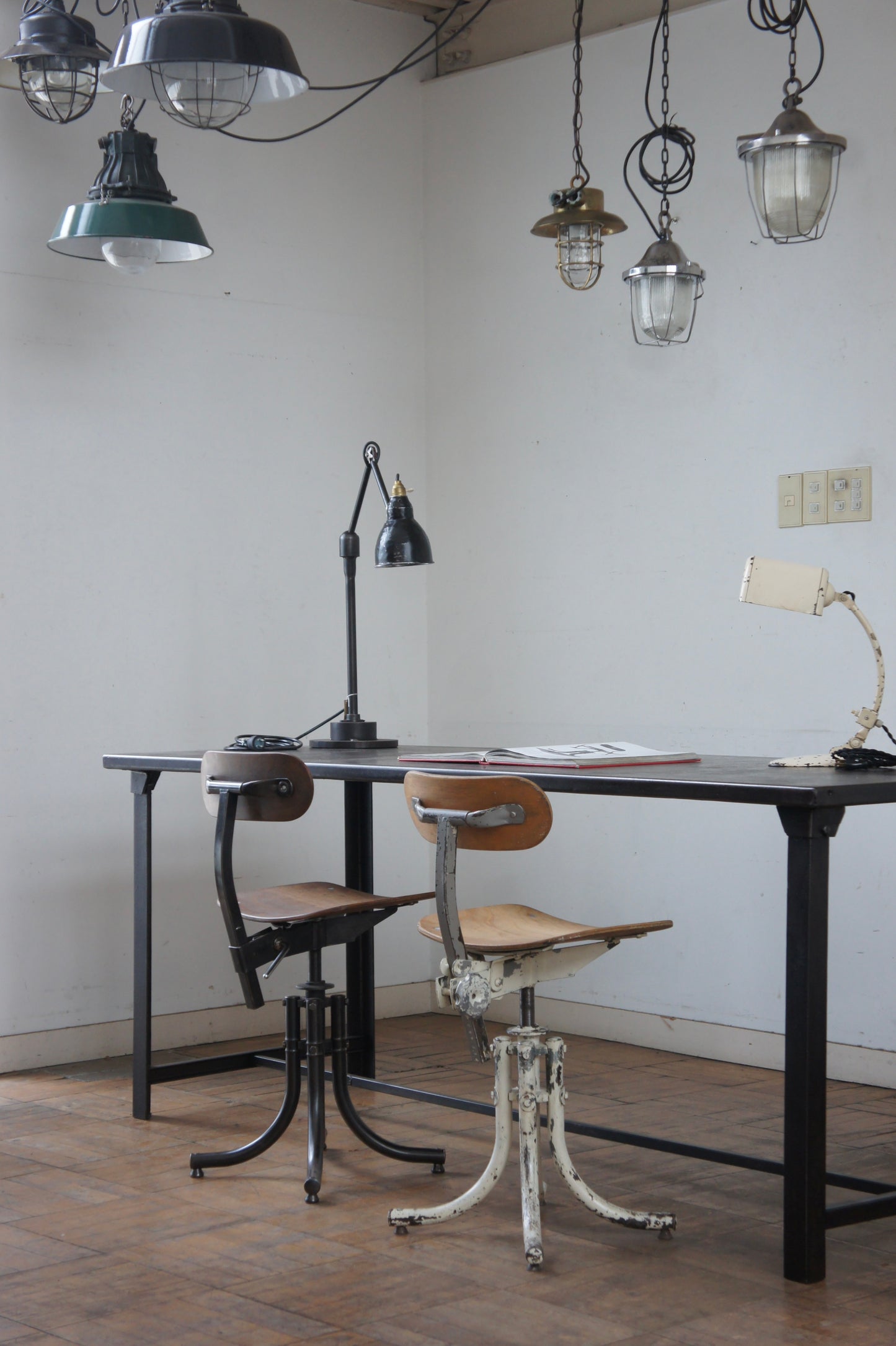 BIENAISE Chair N°232 / white