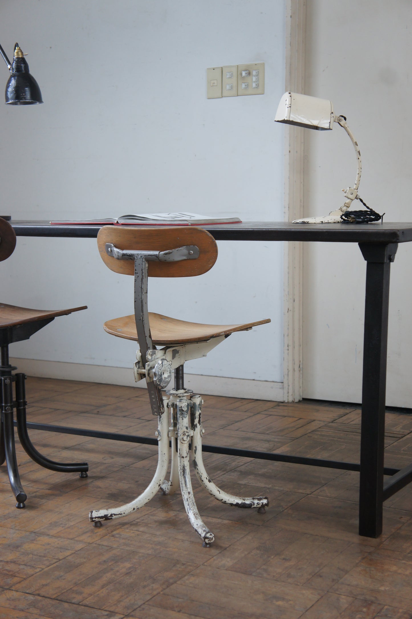 BIENAISE Chair N°232 / white