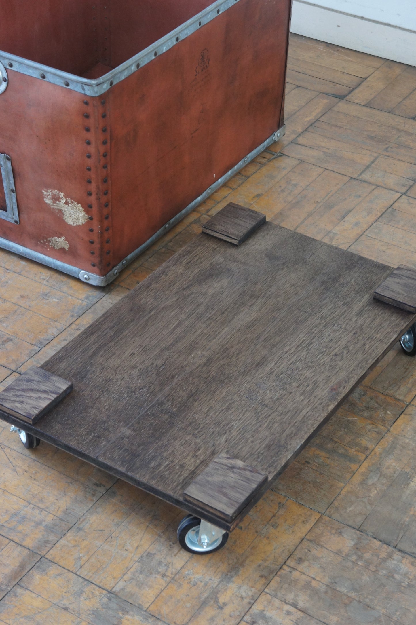 SUROY Container w/caster A